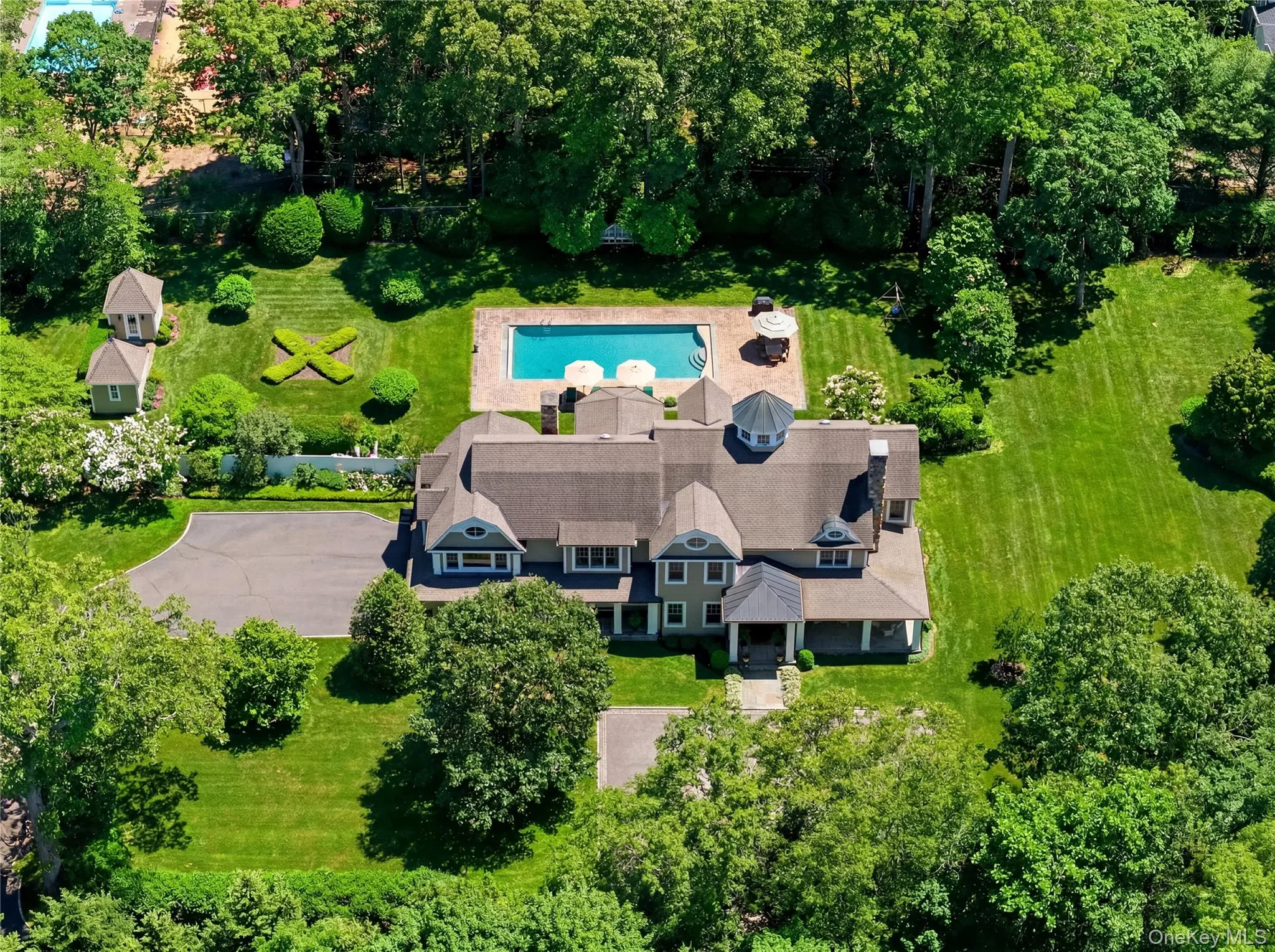 Two Acre Estate | Pool | Basketball Court Two Acre Estate | Pool | Basketball Court