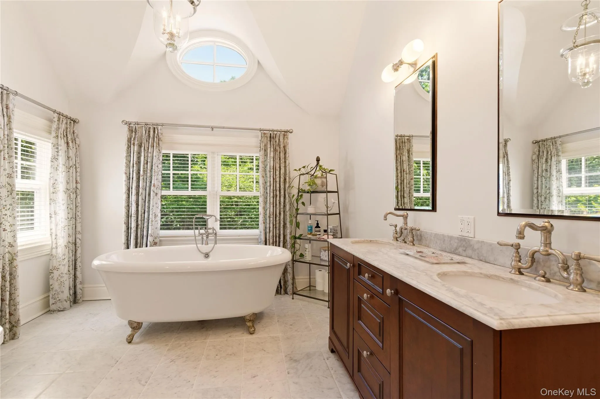 Primary En-Suite Bath Primary En-Suite Bath
