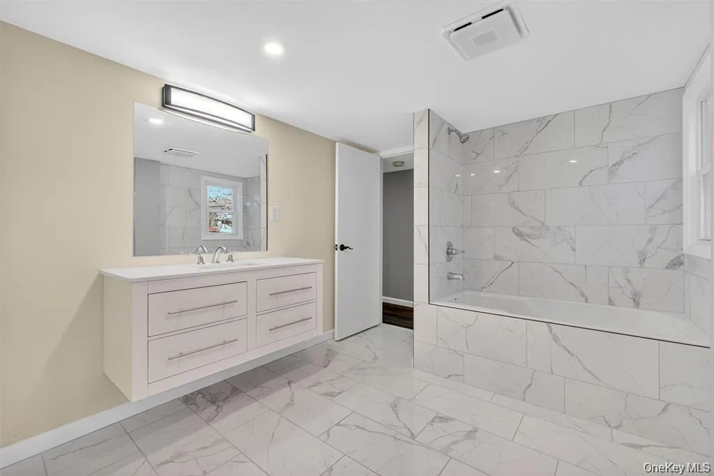 27 Spruce Street, Poughkeepsie, NY, 2 Bedrooms Bedrooms, 6 Rooms Rooms,2 BathroomsBathrooms,Residential,For Rent,Spruce,0,1012829 27 Spruce Street, Poughkeepsie, NY, 2 Bedrooms Bedrooms, 6 Rooms Rooms,2 BathroomsBathrooms,Residential,For Rent,Spruce,0,1012829