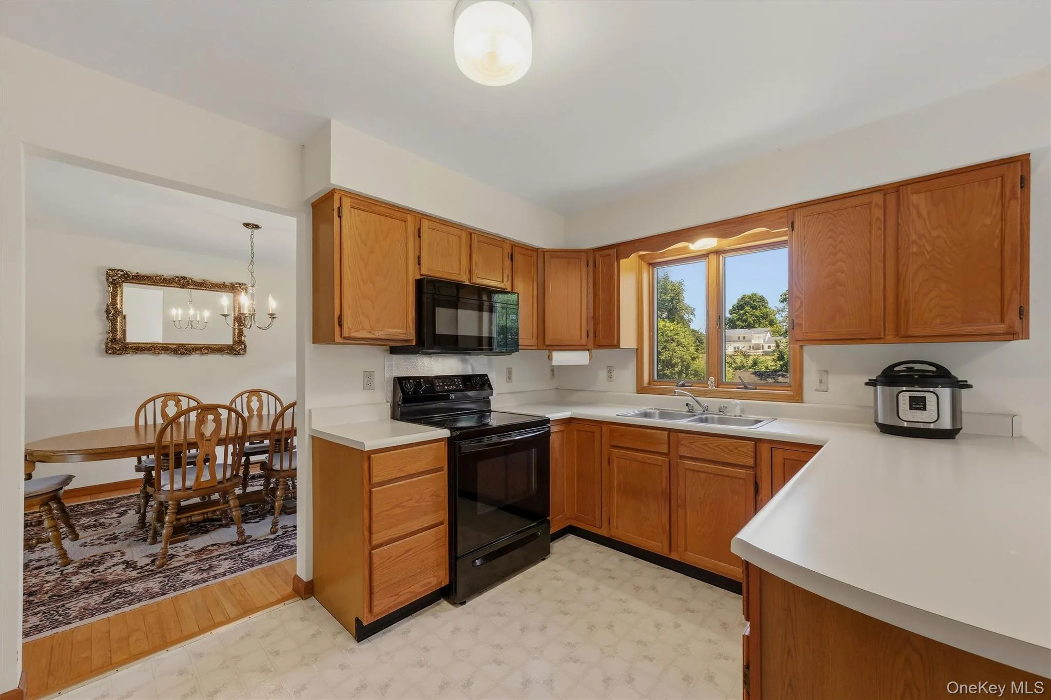 Eat in kitchen Eat in kitchen