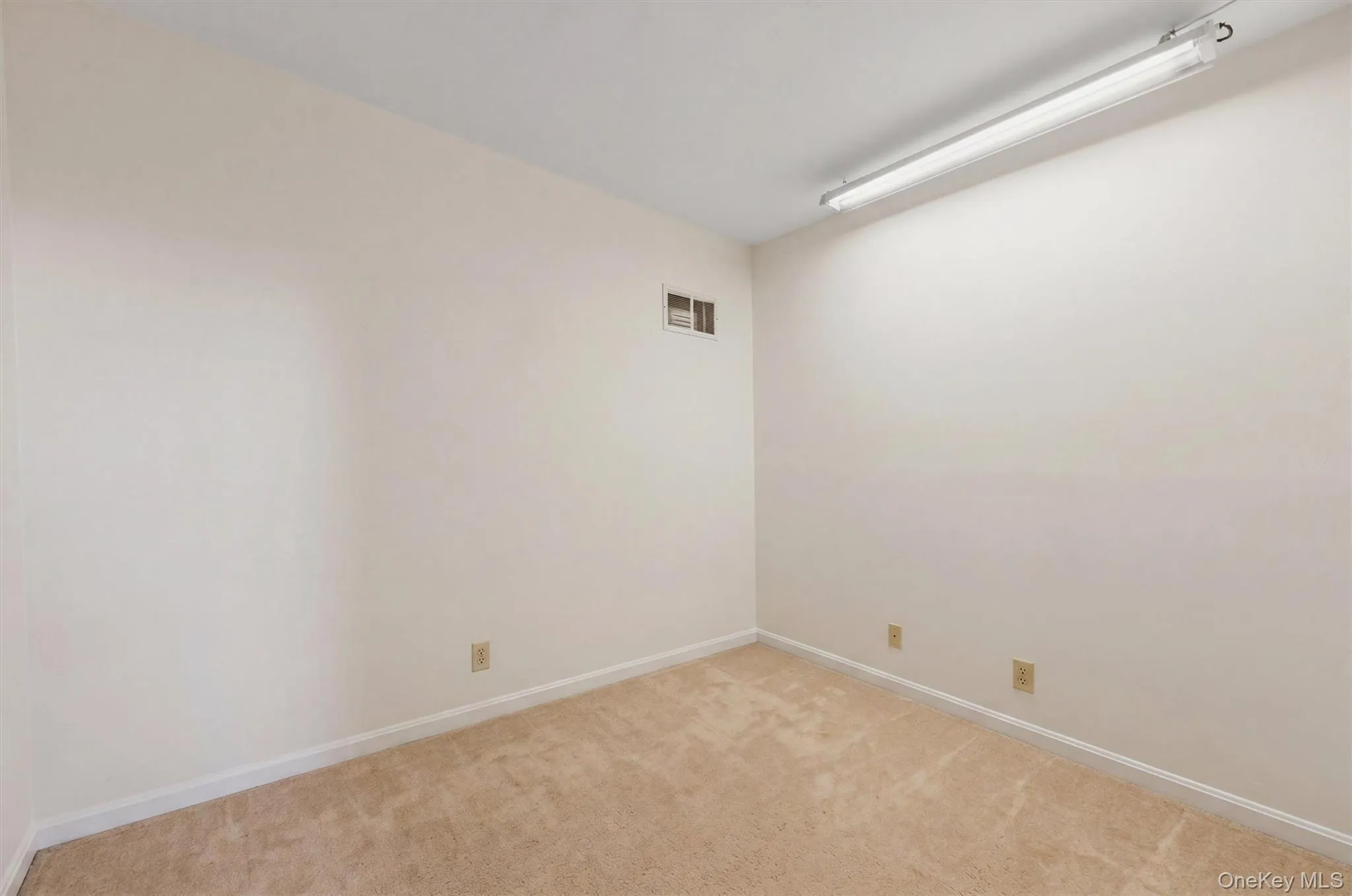 Den/Office Den/Office