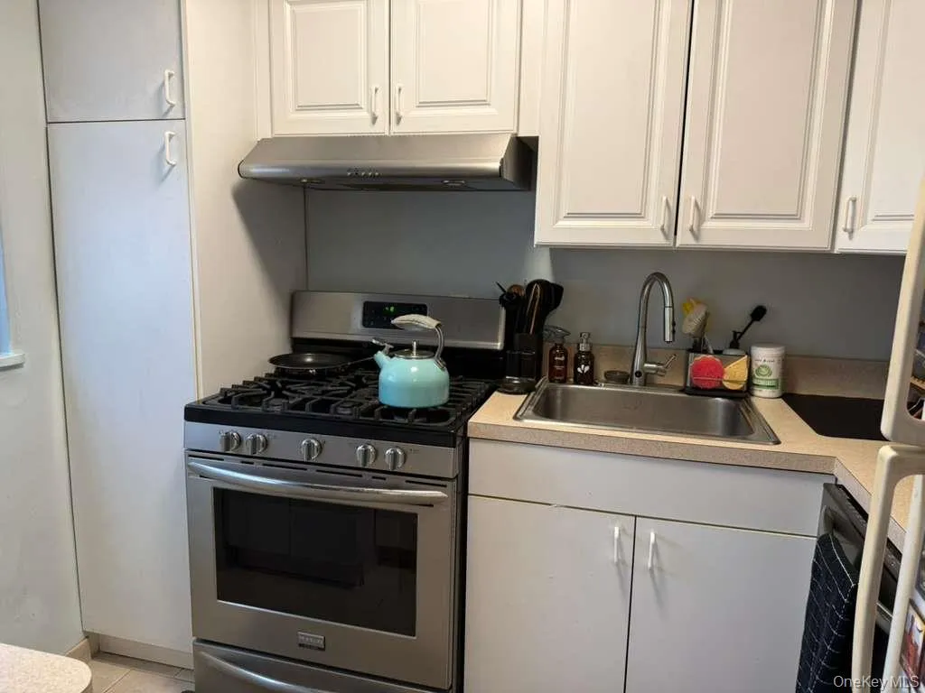 6125 98th Street, New York, NY, 1 Bedroom Bedrooms, 3 Rooms Rooms,1 BathroomBathrooms,Residential,For Rent,98th,0,1012843 6125 98th Street, New York, NY, 1 Bedroom Bedrooms, 3 Rooms Rooms,1 BathroomBathrooms,Residential,For Rent,98th,0,1012843