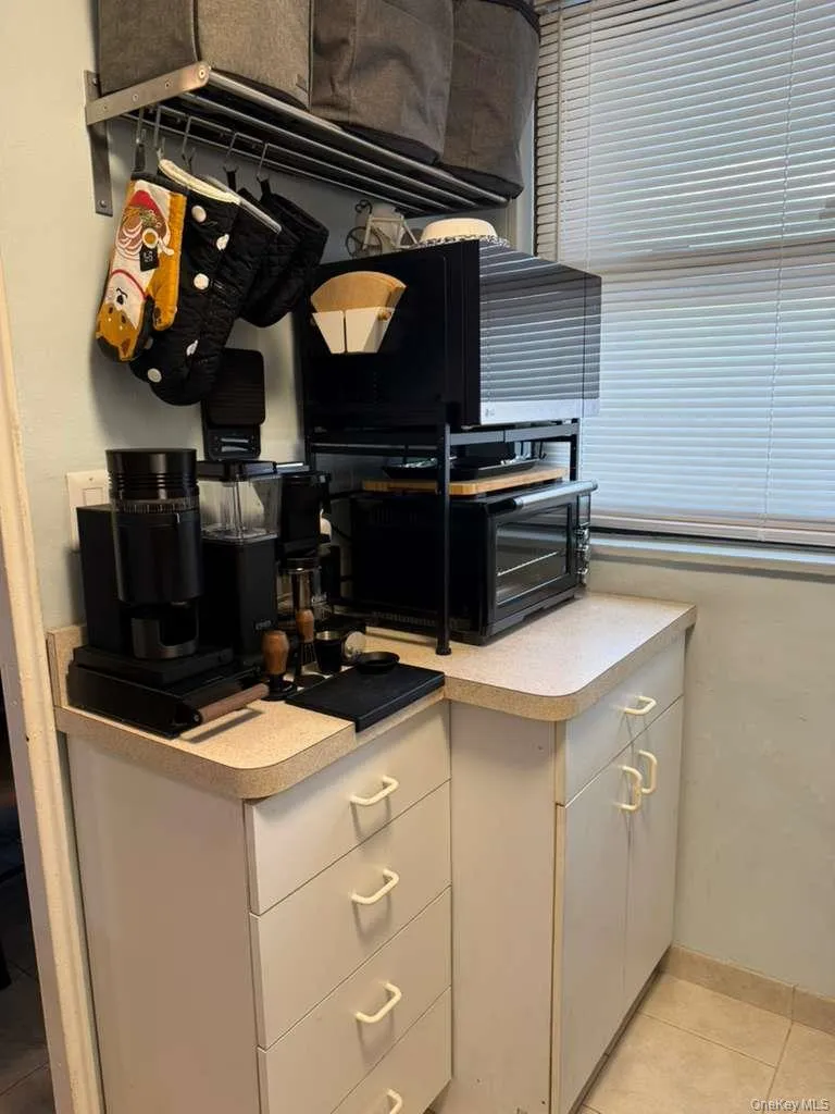 6125 98th Street, New York, NY, 1 Bedroom Bedrooms, 3 Rooms Rooms,1 BathroomBathrooms,Residential,For Rent,98th,0,1012843 6125 98th Street, New York, NY, 1 Bedroom Bedrooms, 3 Rooms Rooms,1 BathroomBathrooms,Residential,For Rent,98th,0,1012843