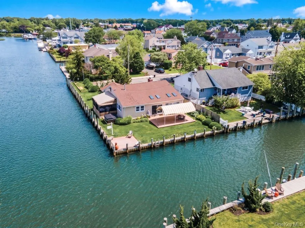 34 Cape Road, Babylon, NY, 3 Bedrooms Bedrooms, 9 Rooms Rooms,2 BathroomsBathrooms,Residential,For Rent,Cape,0,1012844 34 Cape Road, Babylon, NY, 3 Bedrooms Bedrooms, 9 Rooms Rooms,2 BathroomsBathrooms,Residential,For Rent,Cape,0,1012844