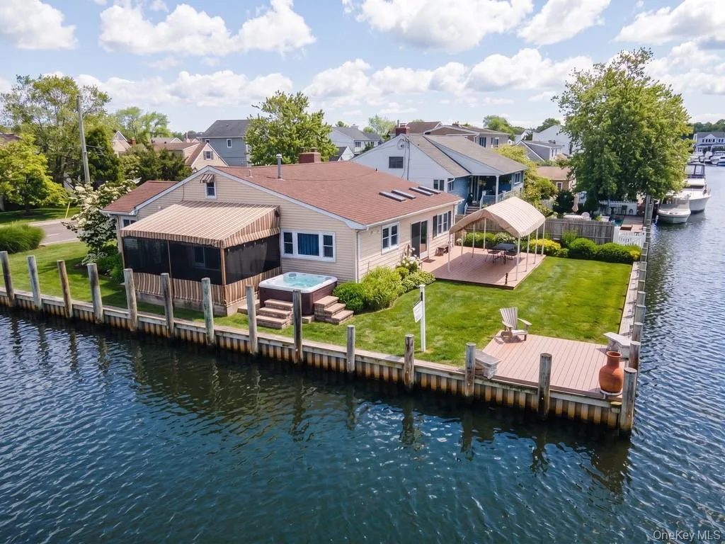 34 Cape Road, Babylon, NY, 3 Bedrooms Bedrooms, 9 Rooms Rooms,2 BathroomsBathrooms,Residential,For Rent,Cape,0,KEY1012844 34 Cape Road, Babylon, NY, 3 Bedrooms Bedrooms, 9 Rooms Rooms,2 BathroomsBathrooms,Residential,For Rent,Cape,0,KEY1012844