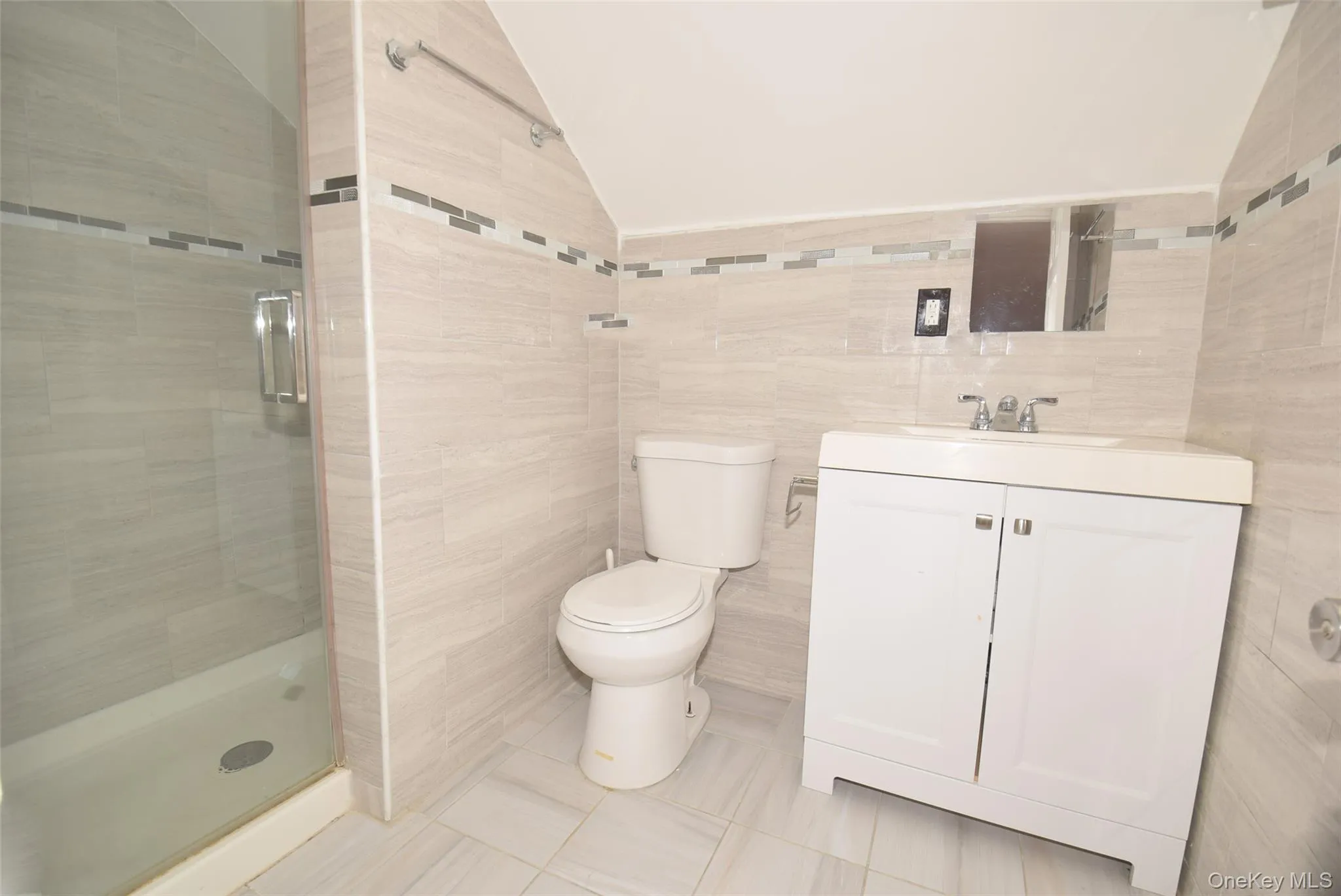 54 Camden Place, North Hempstead, NY, 4 Bedrooms Bedrooms, 7 Rooms Rooms,3 BathroomsBathrooms,Residential,For Rent,Camden,0,1012853 54 Camden Place, North Hempstead, NY, 4 Bedrooms Bedrooms, 7 Rooms Rooms,3 BathroomsBathrooms,Residential,For Rent,Camden,0,1012853