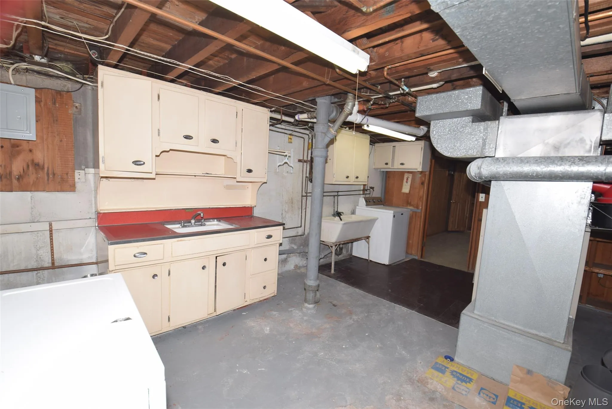 54 Camden Place, North Hempstead, NY, 4 Bedrooms Bedrooms, 7 Rooms Rooms,3 BathroomsBathrooms,Residential,For Rent,Camden,0,1012853 54 Camden Place, North Hempstead, NY, 4 Bedrooms Bedrooms, 7 Rooms Rooms,3 BathroomsBathrooms,Residential,For Rent,Camden,0,1012853