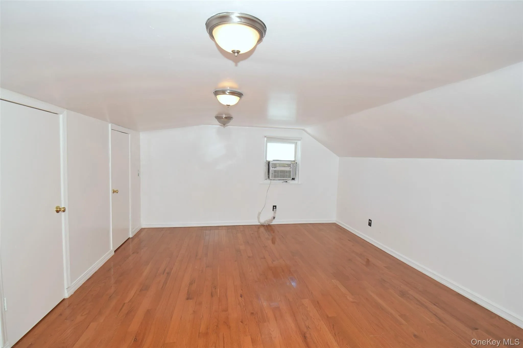 54 Camden Place, North Hempstead, NY, 4 Bedrooms Bedrooms, 7 Rooms Rooms,3 BathroomsBathrooms,Residential,For Rent,Camden,0,1012853 54 Camden Place, North Hempstead, NY, 4 Bedrooms Bedrooms, 7 Rooms Rooms,3 BathroomsBathrooms,Residential,For Rent,Camden,0,1012853