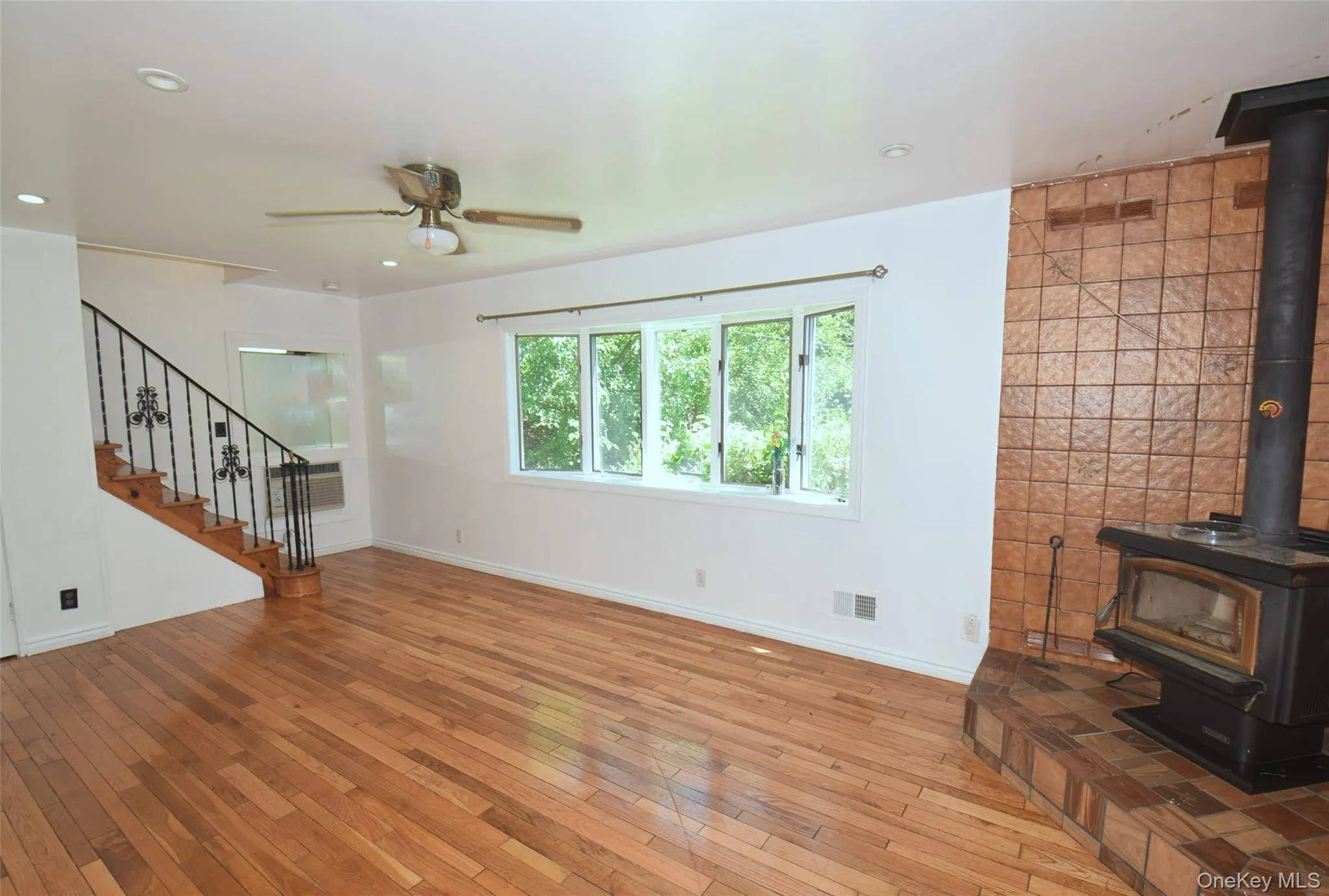 54 Camden Place, North Hempstead, NY, 4 Bedrooms Bedrooms, 7 Rooms Rooms,3 BathroomsBathrooms,Residential,For Rent,Camden,0,1012853 54 Camden Place, North Hempstead, NY, 4 Bedrooms Bedrooms, 7 Rooms Rooms,3 BathroomsBathrooms,Residential,For Rent,Camden,0,1012853
