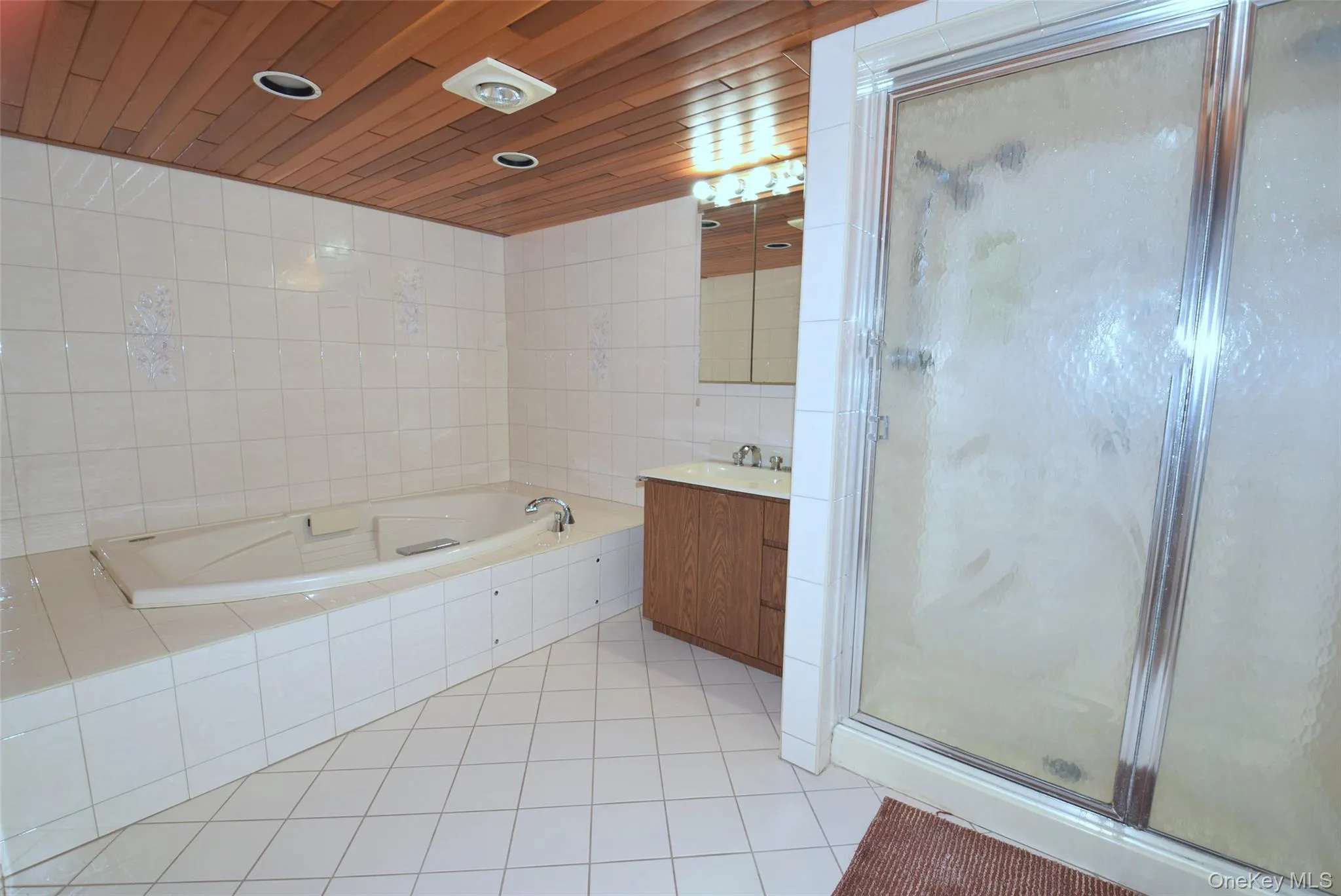 54 Camden Place, North Hempstead, NY, 4 Bedrooms Bedrooms, 7 Rooms Rooms,3 BathroomsBathrooms,Residential,For Rent,Camden,0,1012853 54 Camden Place, North Hempstead, NY, 4 Bedrooms Bedrooms, 7 Rooms Rooms,3 BathroomsBathrooms,Residential,For Rent,Camden,0,1012853