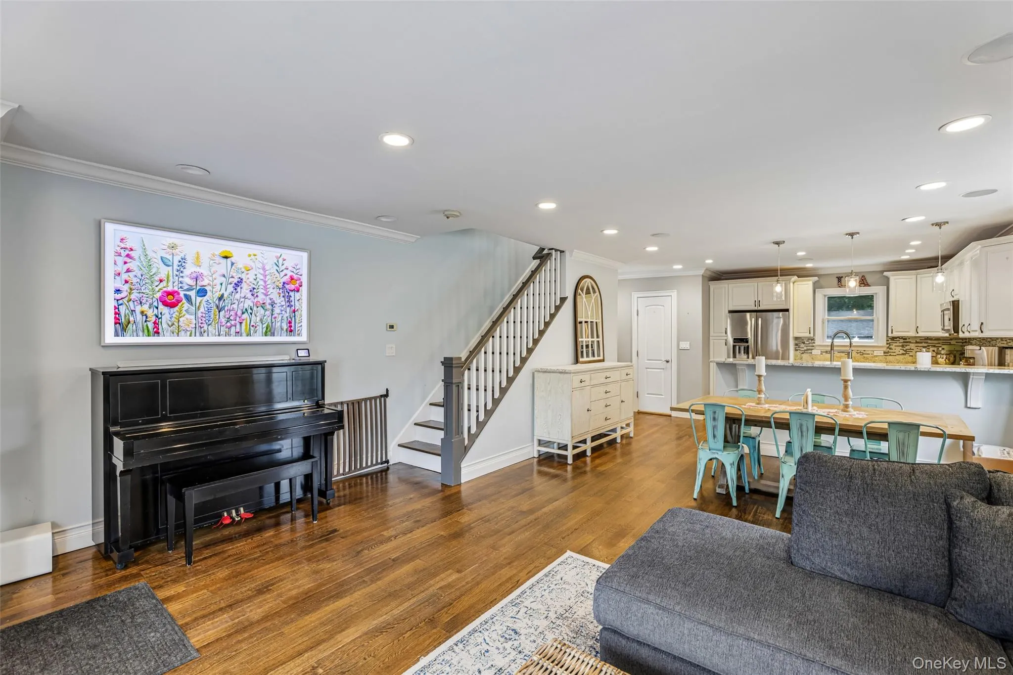 123 Stratford Avenue, North Hempstead, NY, 3 Bedrooms Bedrooms, 6 Rooms Rooms,1 BathroomBathrooms,Residential,For Rent,Stratford,0,1012855 123 Stratford Avenue, North Hempstead, NY, 3 Bedrooms Bedrooms, 6 Rooms Rooms,1 BathroomBathrooms,Residential,For Rent,Stratford,0,1012855
