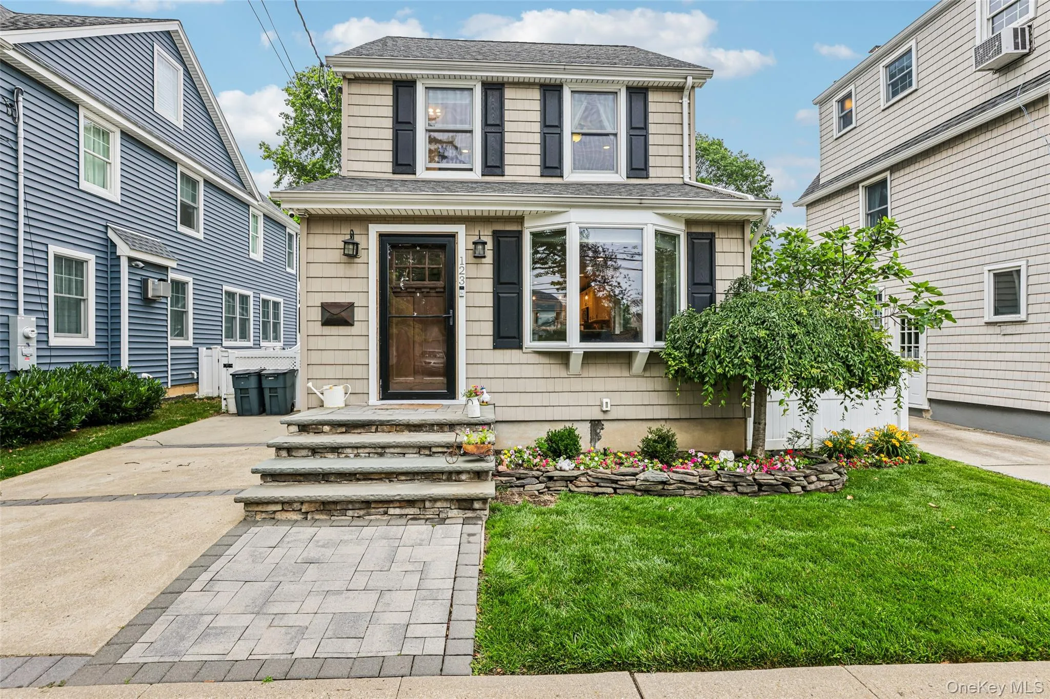 123 Stratford Avenue, North Hempstead, NY, 3 Bedrooms Bedrooms, 6 Rooms Rooms,1 BathroomBathrooms,Residential,For Rent,Stratford,0,1012855 123 Stratford Avenue, North Hempstead, NY, 3 Bedrooms Bedrooms, 6 Rooms Rooms,1 BathroomBathrooms,Residential,For Rent,Stratford,0,1012855