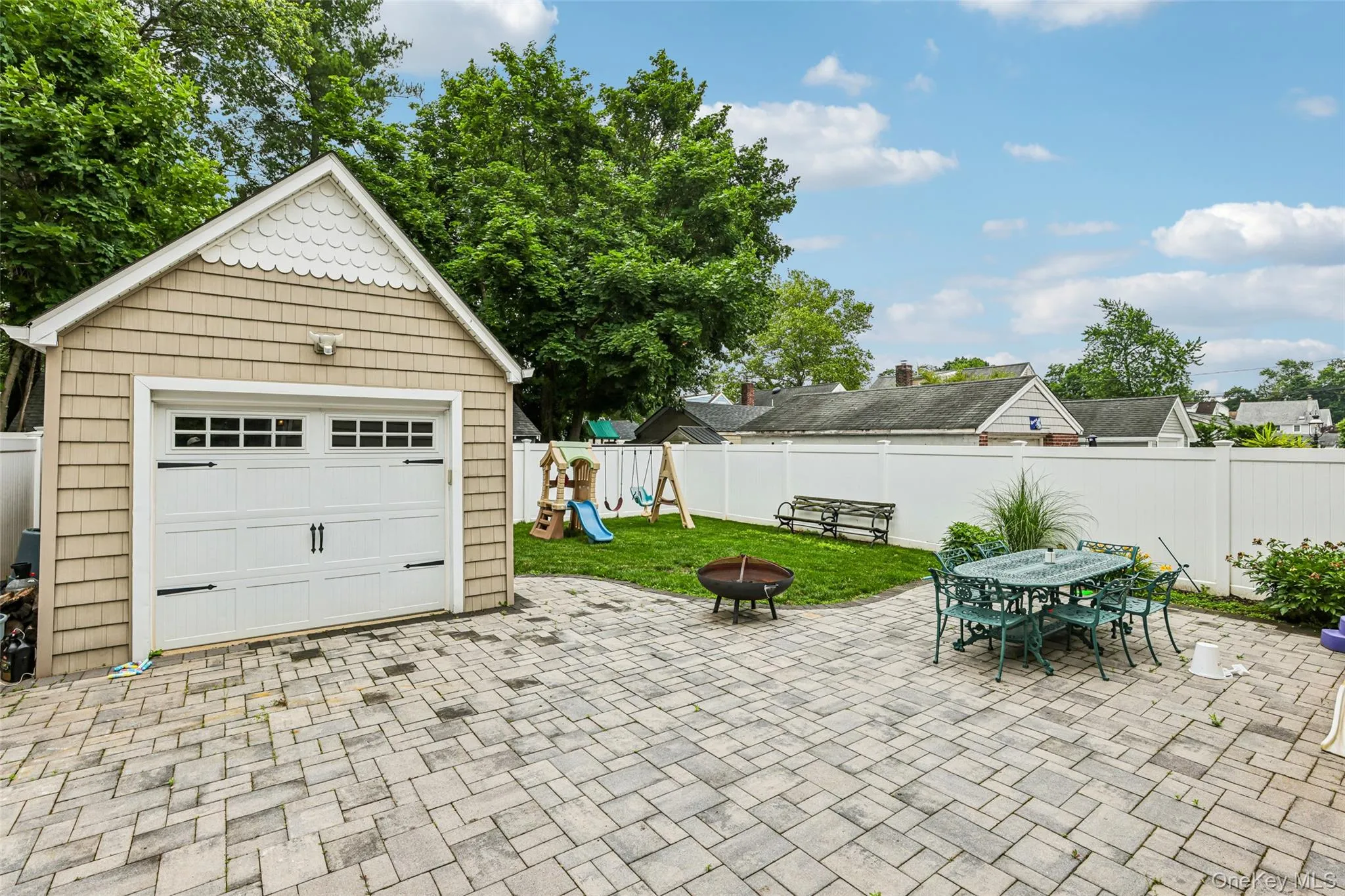 123 Stratford Avenue, North Hempstead, NY, 3 Bedrooms Bedrooms, 6 Rooms Rooms,1 BathroomBathrooms,Residential,For Rent,Stratford,0,1012855 123 Stratford Avenue, North Hempstead, NY, 3 Bedrooms Bedrooms, 6 Rooms Rooms,1 BathroomBathrooms,Residential,For Rent,Stratford,0,1012855