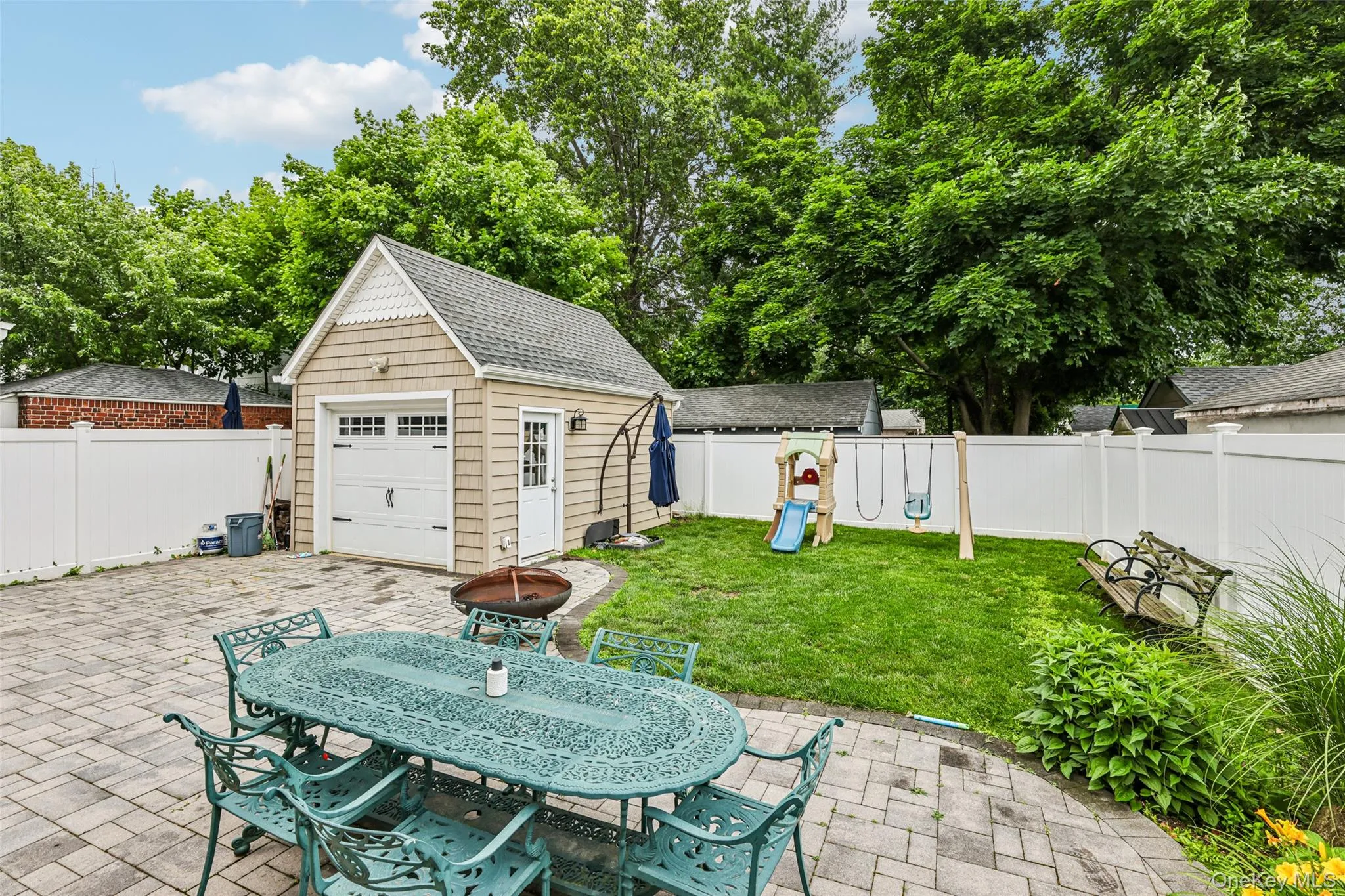 123 Stratford Avenue, North Hempstead, NY, 3 Bedrooms Bedrooms, 6 Rooms Rooms,1 BathroomBathrooms,Residential,For Rent,Stratford,0,1012855 123 Stratford Avenue, North Hempstead, NY, 3 Bedrooms Bedrooms, 6 Rooms Rooms,1 BathroomBathrooms,Residential,For Rent,Stratford,0,1012855