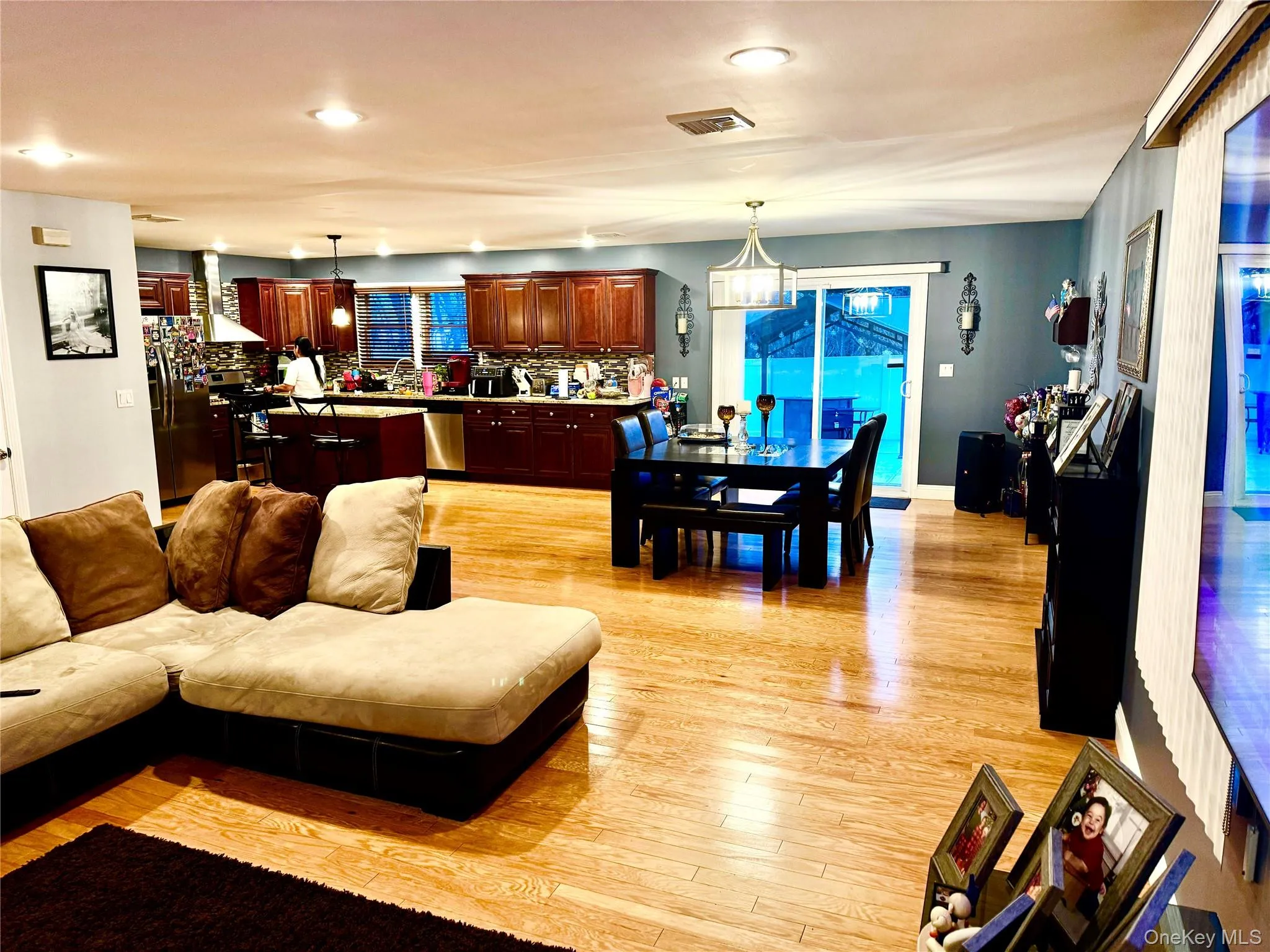 285 Daniel Street, Babylon, NY, 5 Bedrooms Bedrooms, 8 Rooms Rooms,2 BathroomsBathrooms,Residential,For Rent,Daniel,0,1012857 285 Daniel Street, Babylon, NY, 5 Bedrooms Bedrooms, 8 Rooms Rooms,2 BathroomsBathrooms,Residential,For Rent,Daniel,0,1012857