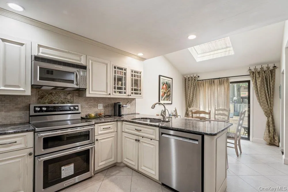 302 Vista Drive, Oyster Bay, NY, 5 Bedrooms Bedrooms, 8 Rooms Rooms,4 BathroomsBathrooms,Residential,For Rent,Vista,0,1012859 302 Vista Drive, Oyster Bay, NY, 5 Bedrooms Bedrooms, 8 Rooms Rooms,4 BathroomsBathrooms,Residential,For Rent,Vista,0,1012859