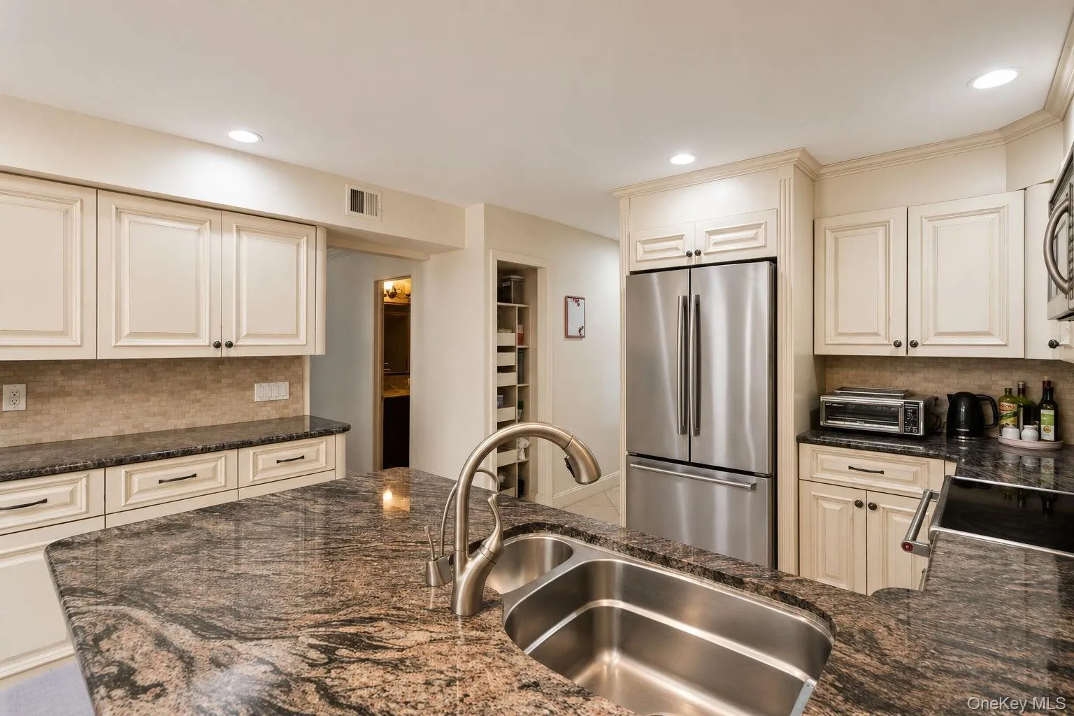 302 Vista Drive, Oyster Bay, NY, 5 Bedrooms Bedrooms, 8 Rooms Rooms,4 BathroomsBathrooms,Residential,For Rent,Vista,0,1012859 302 Vista Drive, Oyster Bay, NY, 5 Bedrooms Bedrooms, 8 Rooms Rooms,4 BathroomsBathrooms,Residential,For Rent,Vista,0,1012859