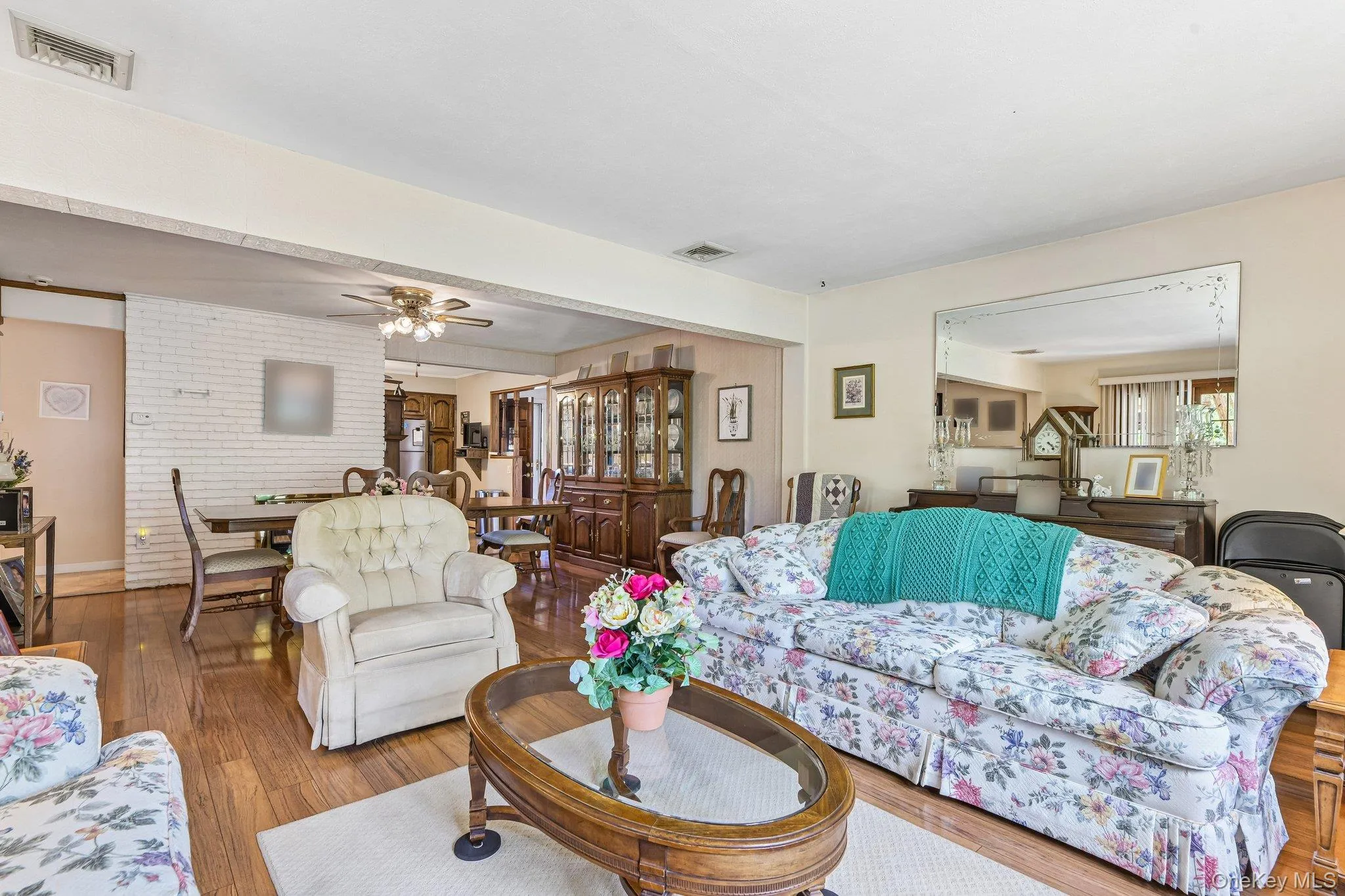 83 Coppersmith Road, Hempstead, NY, 4 Bedrooms Bedrooms, 8 Rooms Rooms,1 BathroomBathrooms,Residential,For Rent,Coppersmith,0,1012866 83 Coppersmith Road, Hempstead, NY, 4 Bedrooms Bedrooms, 8 Rooms Rooms,1 BathroomBathrooms,Residential,For Rent,Coppersmith,0,1012866