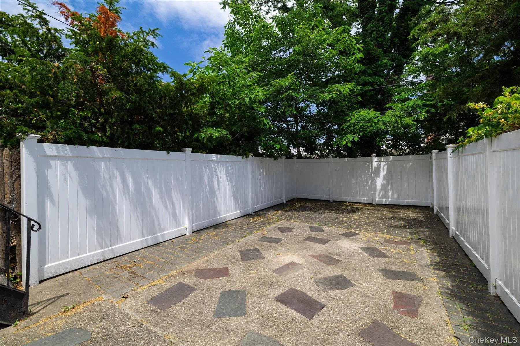 52-37 39th Avenue, New York, NY, 3 Bedrooms Bedrooms, 8 Rooms Rooms,2 BathroomsBathrooms,Residential,For Rent,39th,0,1012869 52-37 39th Avenue, New York, NY, 3 Bedrooms Bedrooms, 8 Rooms Rooms,2 BathroomsBathrooms,Residential,For Rent,39th,0,1012869