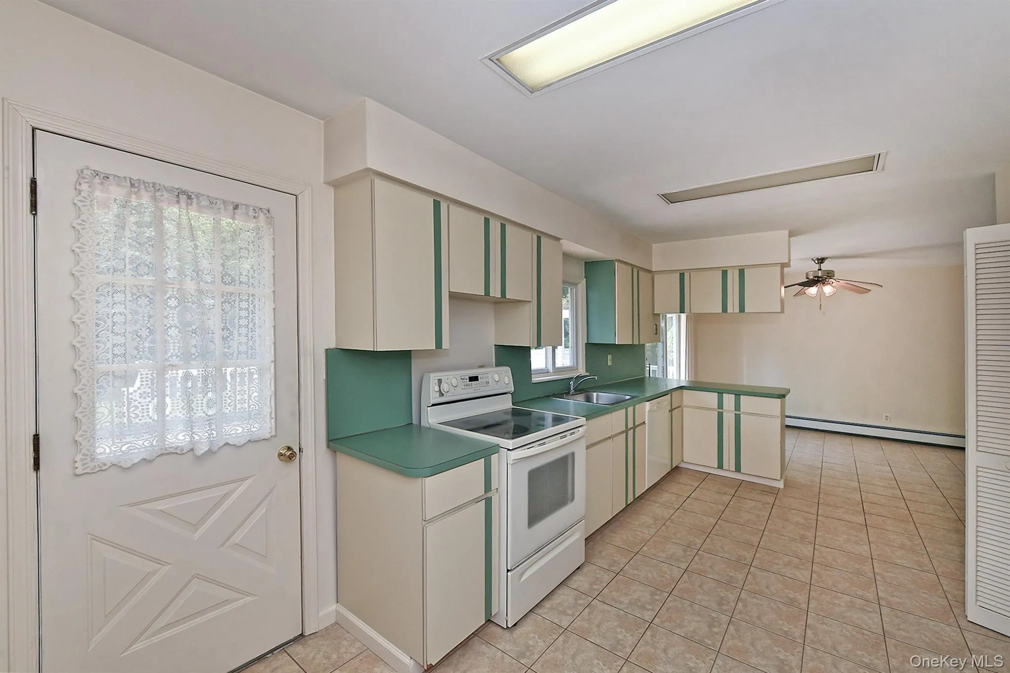 456 Old Farmingdale Road, West Babylon, NY, 4 Bedrooms Bedrooms, 8 Rooms Rooms,2 BathroomsBathrooms,Residential,For Rent,Old Farmingdale,0,1012871 456 Old Farmingdale Road, West Babylon, NY, 4 Bedrooms Bedrooms, 8 Rooms Rooms,2 BathroomsBathrooms,Residential,For Rent,Old Farmingdale,0,1012871
