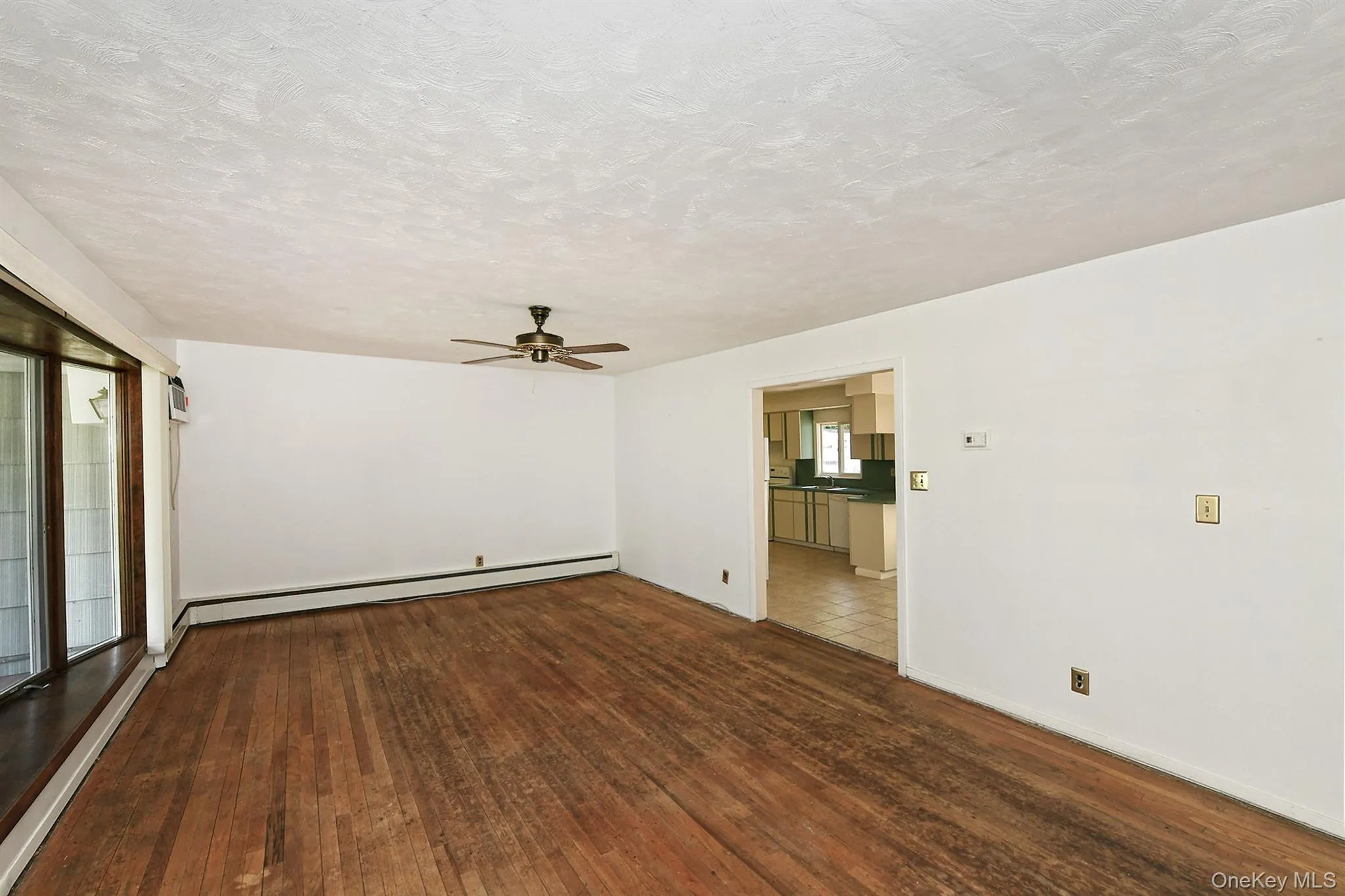 456 Old Farmingdale Road, West Babylon, NY, 4 Bedrooms Bedrooms, 8 Rooms Rooms,2 BathroomsBathrooms,Residential,For Rent,Old Farmingdale,0,1012871 456 Old Farmingdale Road, West Babylon, NY, 4 Bedrooms Bedrooms, 8 Rooms Rooms,2 BathroomsBathrooms,Residential,For Rent,Old Farmingdale,0,1012871