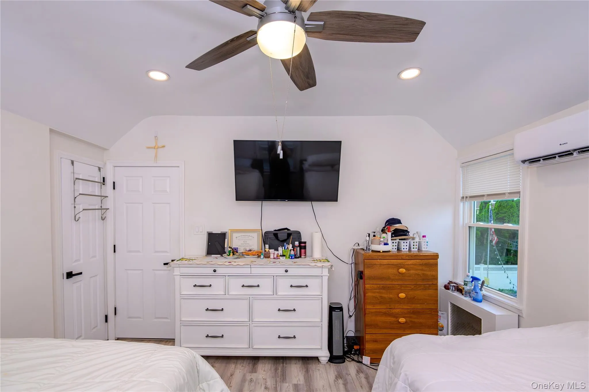 3rd bedroom 3rd bedroom