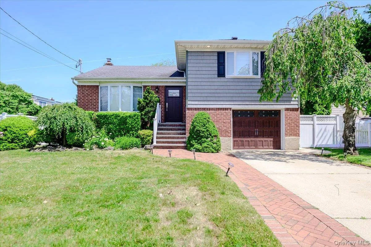 2419 Rockville Centre Parkway, Hempstead, NY, 3 Bedrooms Bedrooms, 7 Rooms Rooms,2 BathroomsBathrooms,Residential,For Rent,Rockville Centre,0,1012883 2419 Rockville Centre Parkway, Hempstead, NY, 3 Bedrooms Bedrooms, 7 Rooms Rooms,2 BathroomsBathrooms,Residential,For Rent,Rockville Centre,0,1012883