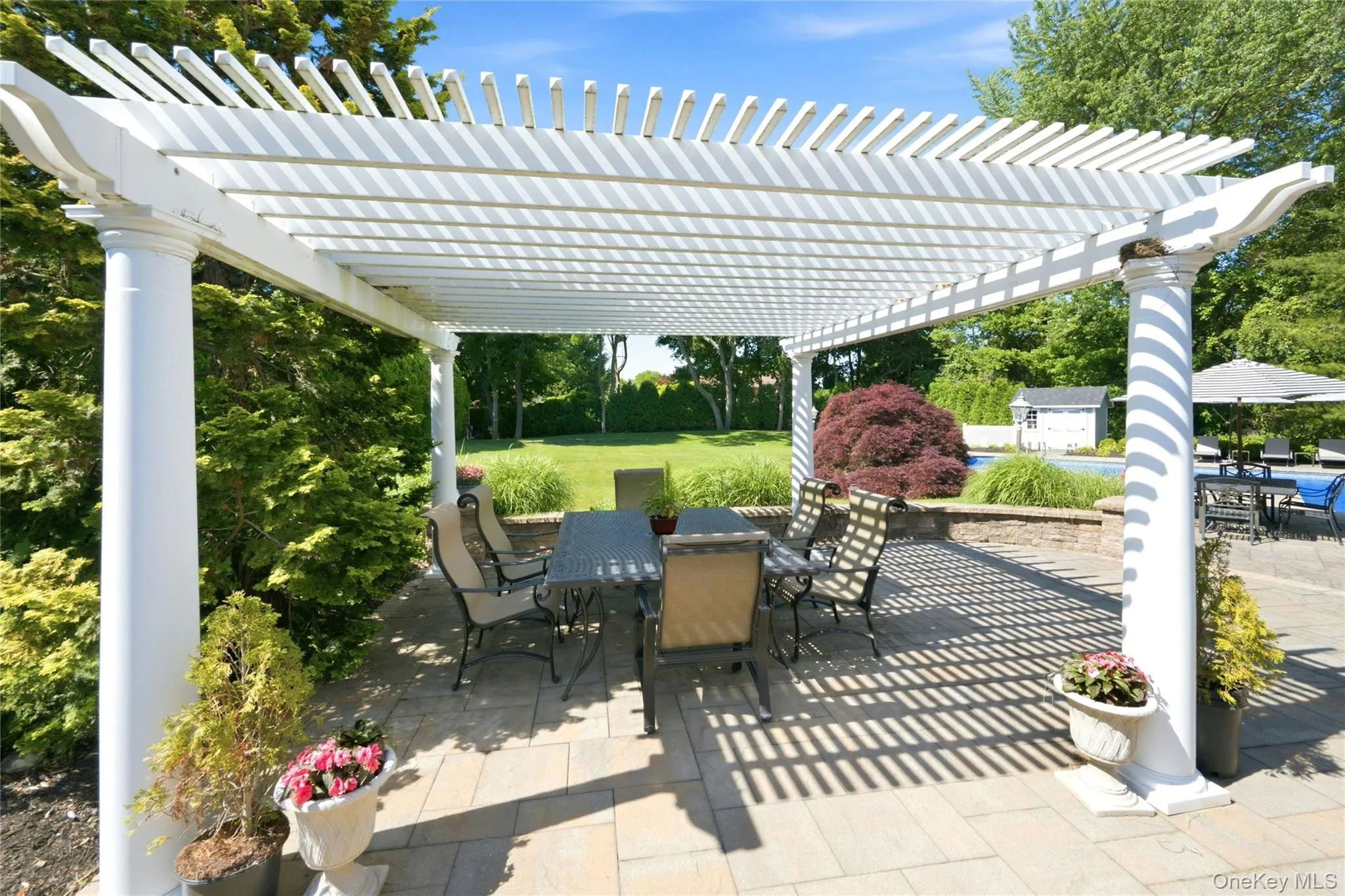 Inviting Outdoor Patio with Pergola Inviting Outdoor Patio with Pergola
