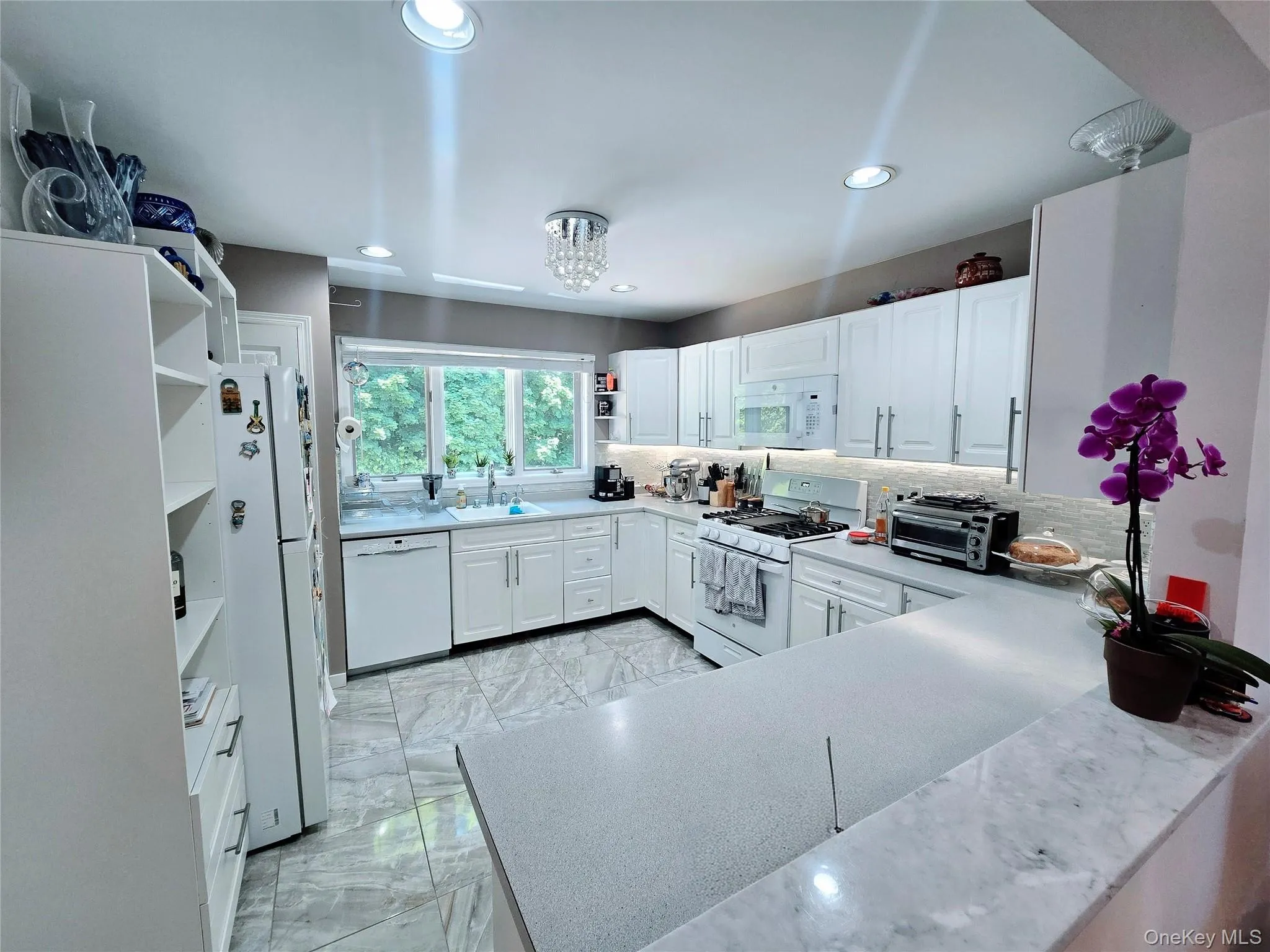 100 Chateau Lane, Mount Pleasant, NY, 3 Bedrooms Bedrooms, 6 Rooms Rooms,2 BathroomsBathrooms,Residential Lease,For Rent,Chateau,0,1012888 100 Chateau Lane, Mount Pleasant, NY, 3 Bedrooms Bedrooms, 6 Rooms Rooms,2 BathroomsBathrooms,Residential Lease,For Rent,Chateau,0,1012888