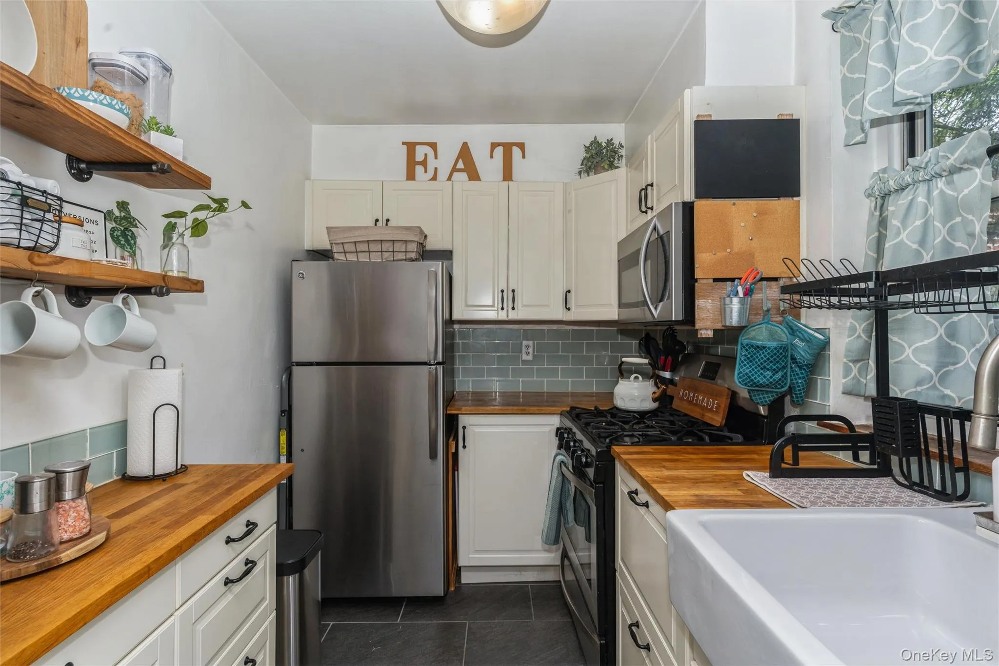 205-15 36th Avenue, New York, NY, 1 Bedroom Bedrooms, 4 Rooms Rooms,1 BathroomBathrooms,Residential,For Rent,36th,0,1012891 205-15 36th Avenue, New York, NY, 1 Bedroom Bedrooms, 4 Rooms Rooms,1 BathroomBathrooms,Residential,For Rent,36th,0,1012891