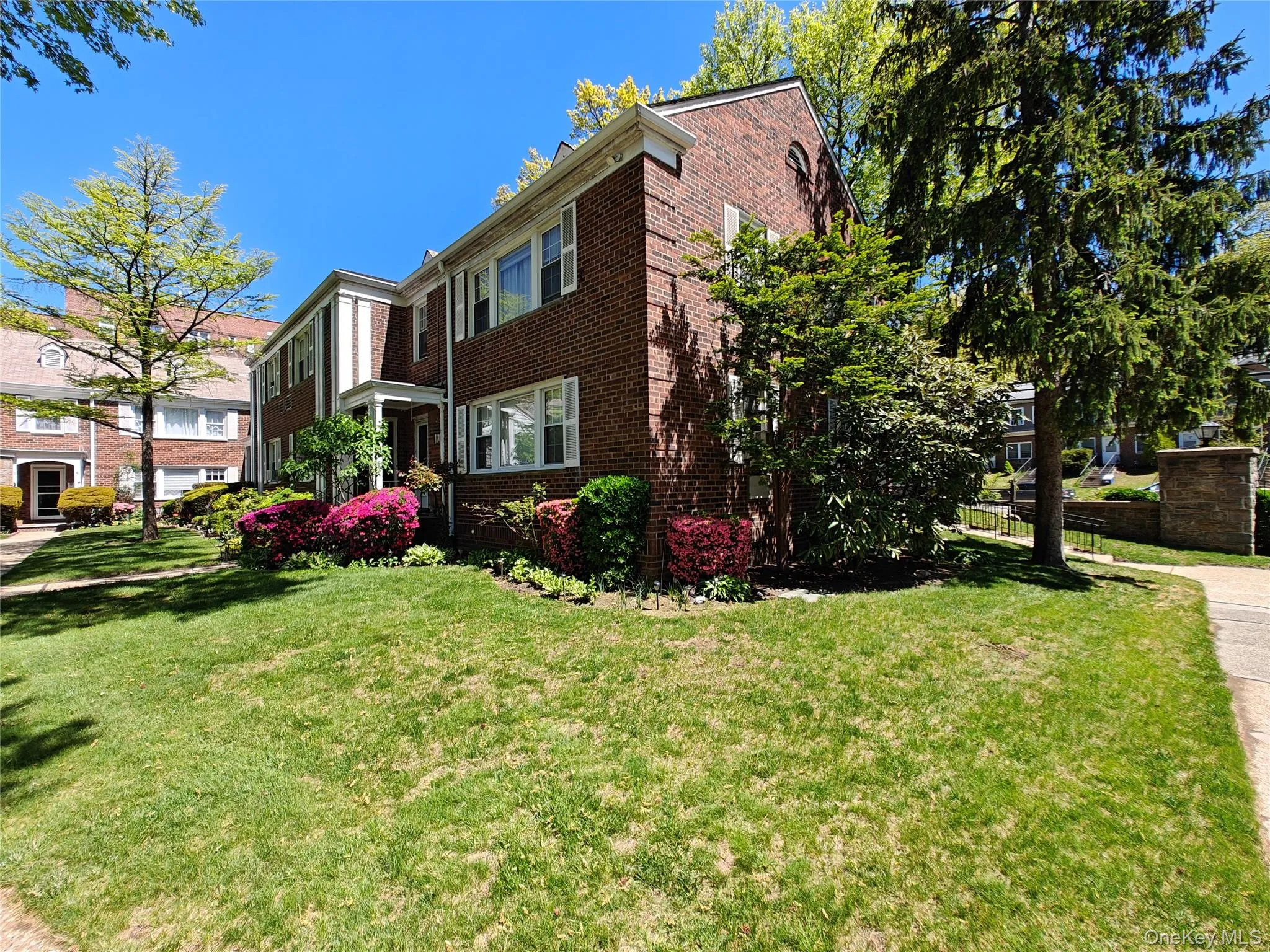 3 Lawrence Park Crescent, Yonkers, NY, 2 Bedrooms Bedrooms, 4 Rooms Rooms,2 BathroomsBathrooms,Residential,For Rent,Lawrence Park,0,1012893 3 Lawrence Park Crescent, Yonkers, NY, 2 Bedrooms Bedrooms, 4 Rooms Rooms,2 BathroomsBathrooms,Residential,For Rent,Lawrence Park,0,1012893