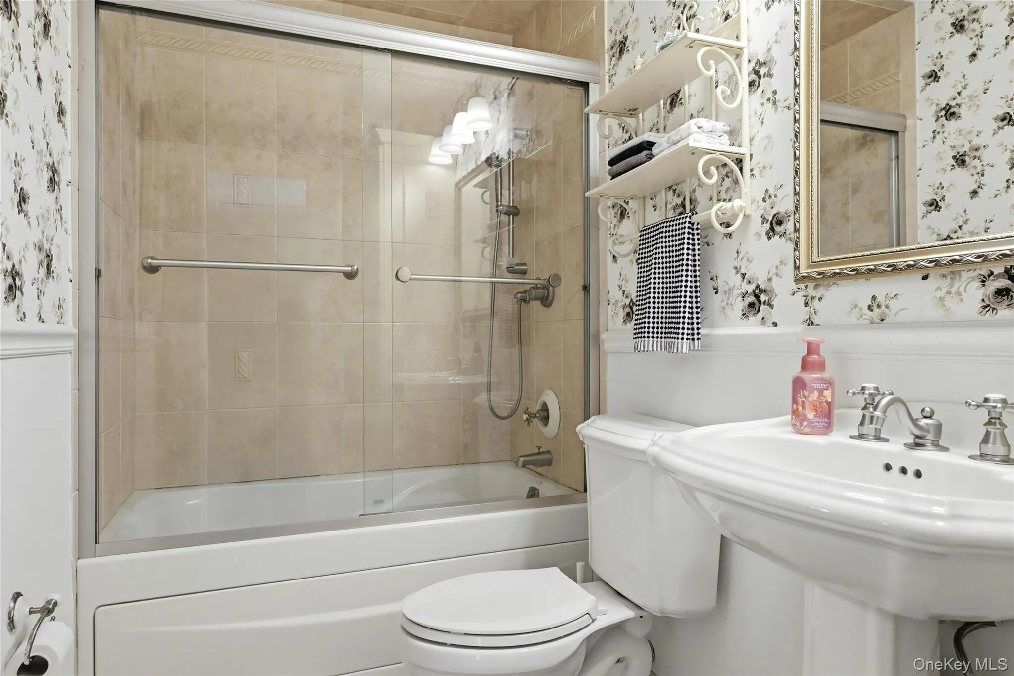 Full Bath With Jetted Tub Full Bath With Jetted Tub