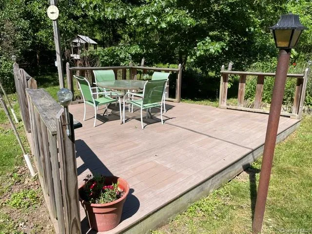 unattached deck in back unattached deck in back