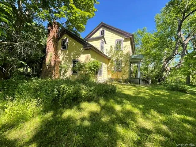 This ia actualy the side of the home This ia actualy the side of the home