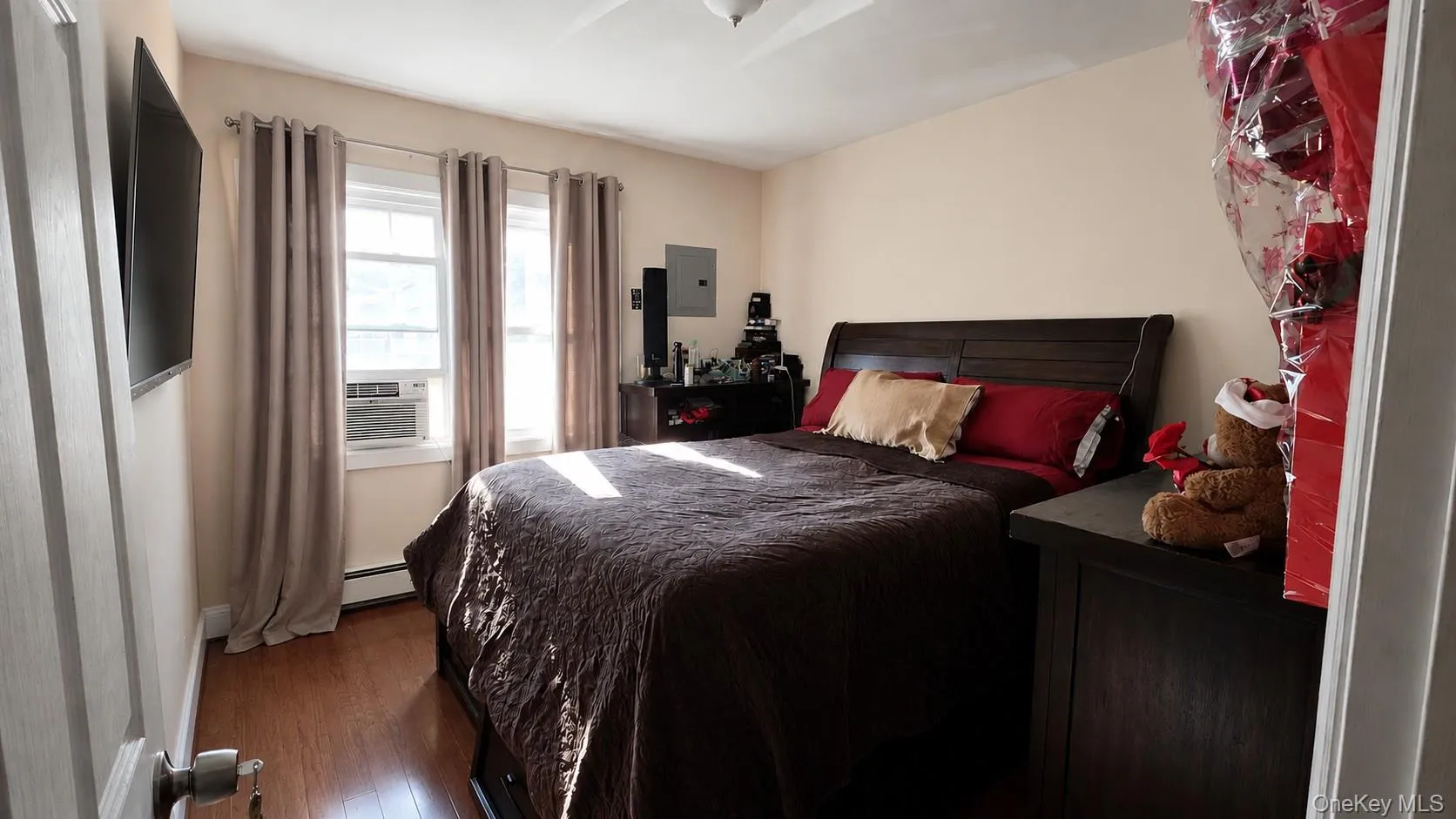 12933 135th Place, New York, NY, 3 Bedrooms Bedrooms, 7 Rooms Rooms,1 BathroomBathrooms,Residential,For Rent,135th,0,1012898 12933 135th Place, New York, NY, 3 Bedrooms Bedrooms, 7 Rooms Rooms,1 BathroomBathrooms,Residential,For Rent,135th,0,1012898