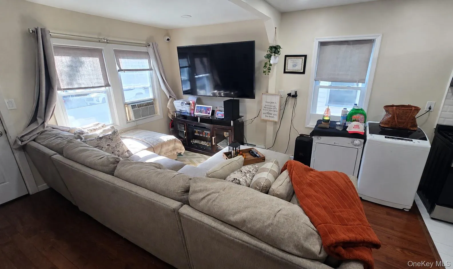 12933 135th Place, New York, NY, 3 Bedrooms Bedrooms, 7 Rooms Rooms,1 BathroomBathrooms,Residential,For Rent,135th,0,1012898 12933 135th Place, New York, NY, 3 Bedrooms Bedrooms, 7 Rooms Rooms,1 BathroomBathrooms,Residential,For Rent,135th,0,1012898