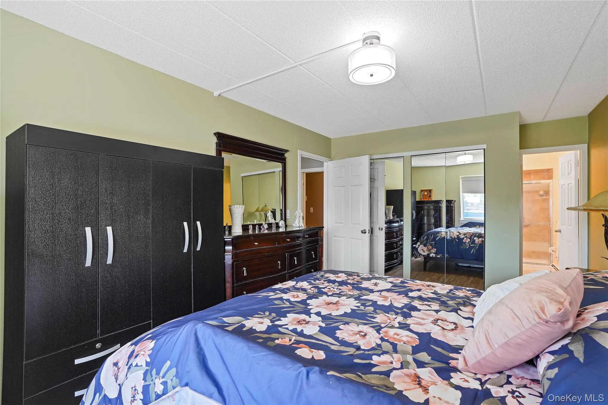 61-12 69th Street, New York, NY, 2 Bedrooms Bedrooms, 7 Rooms Rooms,2 BathroomsBathrooms,Residential,For Rent,69th Street,0,1012902 61-12 69th Street, New York, NY, 2 Bedrooms Bedrooms, 7 Rooms Rooms,2 BathroomsBathrooms,Residential,For Rent,69th Street,0,1012902