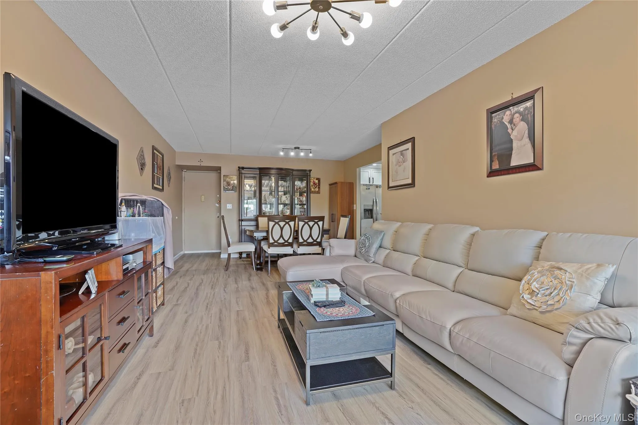 61-12 69th Street, New York, NY, 2 Bedrooms Bedrooms, 7 Rooms Rooms,2 BathroomsBathrooms,Residential,For Rent,69th Street,0,1012902 61-12 69th Street, New York, NY, 2 Bedrooms Bedrooms, 7 Rooms Rooms,2 BathroomsBathrooms,Residential,For Rent,69th Street,0,1012902