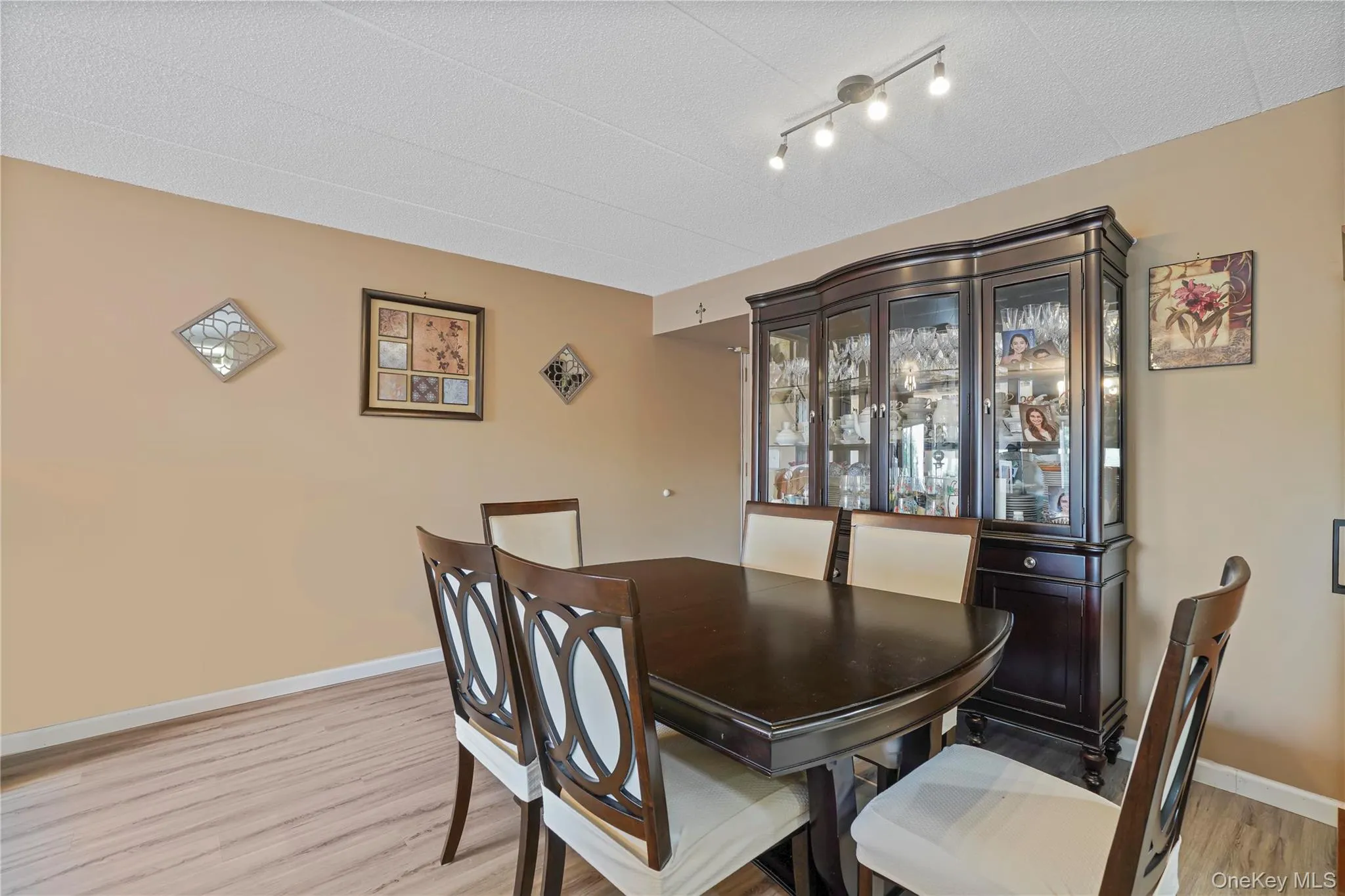 61-12 69th Street, New York, NY, 2 Bedrooms Bedrooms, 7 Rooms Rooms,2 BathroomsBathrooms,Residential,For Rent,69th Street,0,1012902 61-12 69th Street, New York, NY, 2 Bedrooms Bedrooms, 7 Rooms Rooms,2 BathroomsBathrooms,Residential,For Rent,69th Street,0,1012902