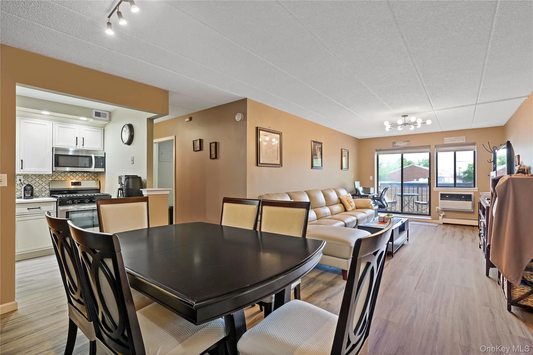 61-12 69th Street, New York, NY, 2 Bedrooms Bedrooms, 7 Rooms Rooms,2 BathroomsBathrooms,Residential,For Rent,69th Street,0,1012902 61-12 69th Street, New York, NY, 2 Bedrooms Bedrooms, 7 Rooms Rooms,2 BathroomsBathrooms,Residential,For Rent,69th Street,0,1012902