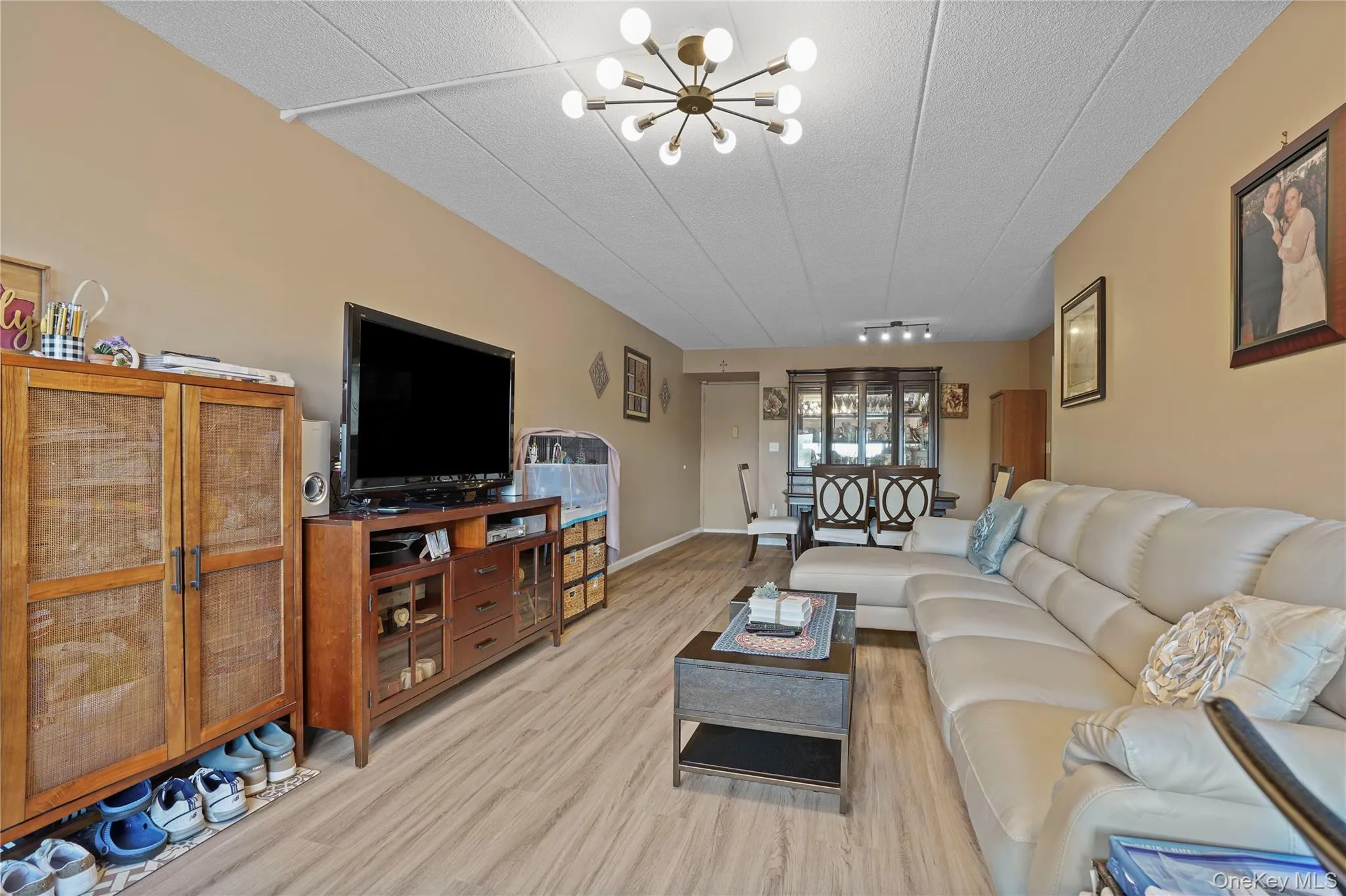 61-12 69th Street, New York, NY, 2 Bedrooms Bedrooms, 7 Rooms Rooms,2 BathroomsBathrooms,Residential,For Rent,69th Street,0,1012902 61-12 69th Street, New York, NY, 2 Bedrooms Bedrooms, 7 Rooms Rooms,2 BathroomsBathrooms,Residential,For Rent,69th Street,0,1012902