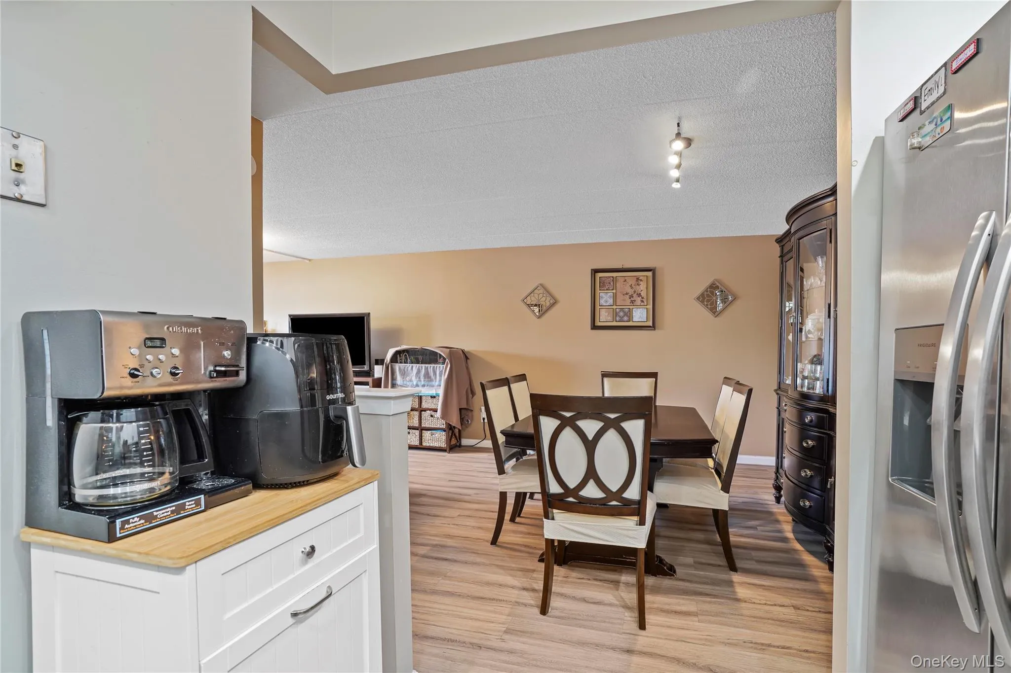 61-12 69th Street, New York, NY, 2 Bedrooms Bedrooms, 7 Rooms Rooms,2 BathroomsBathrooms,Residential,For Rent,69th Street,0,1012902 61-12 69th Street, New York, NY, 2 Bedrooms Bedrooms, 7 Rooms Rooms,2 BathroomsBathrooms,Residential,For Rent,69th Street,0,1012902