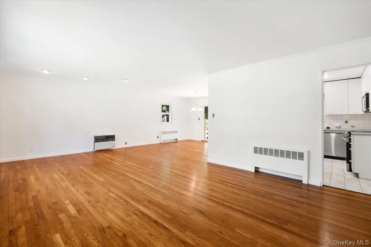 5 Hemlock Road, Greenburgh, NY, 4 Bedrooms Bedrooms, 8 Rooms Rooms,2 BathroomsBathrooms,Residential,For Rent,Hemlock,0,1012903 5 Hemlock Road, Greenburgh, NY, 4 Bedrooms Bedrooms, 8 Rooms Rooms,2 BathroomsBathrooms,Residential,For Rent,Hemlock,0,1012903
