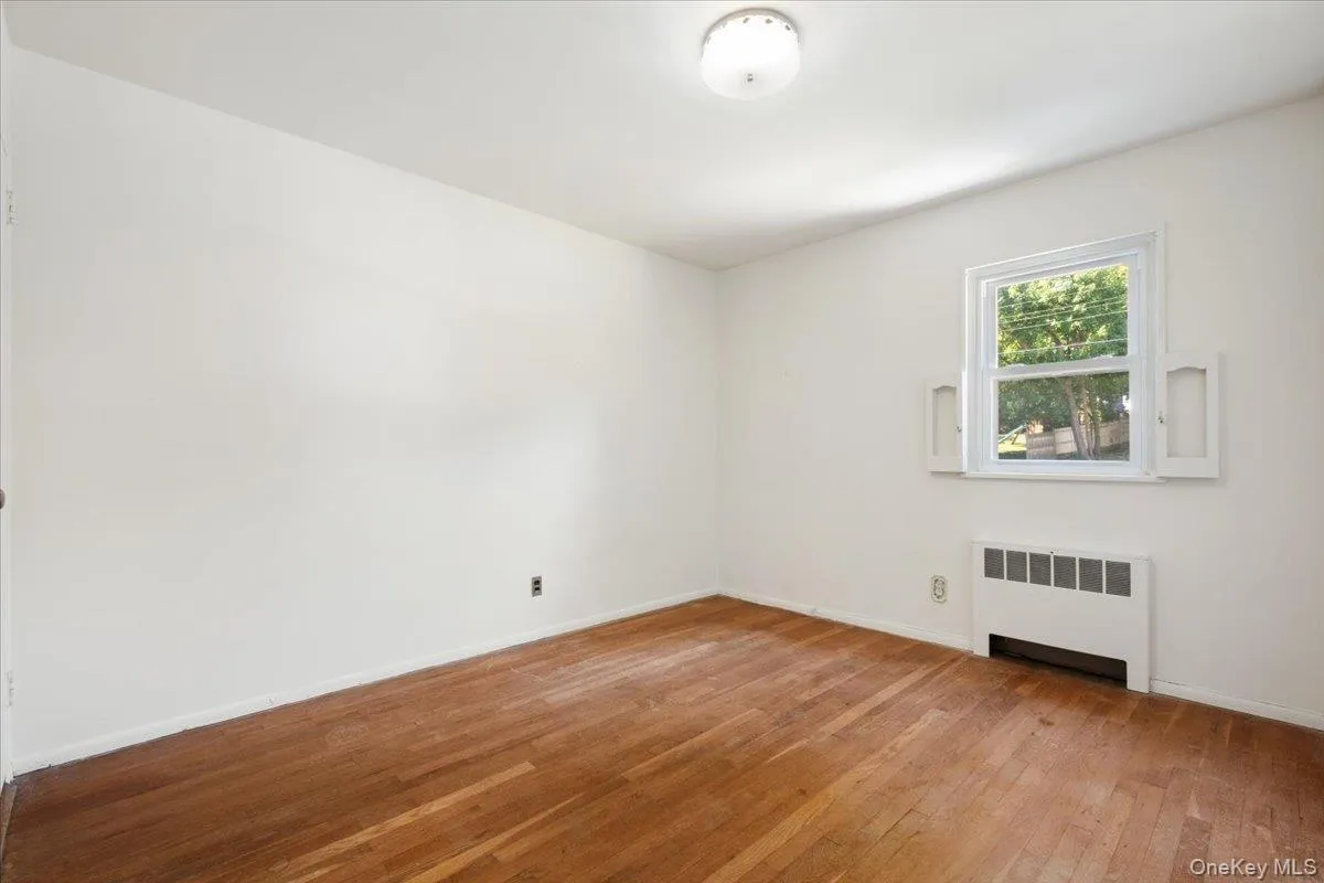 5 Hemlock Road, Greenburgh, NY, 4 Bedrooms Bedrooms, 8 Rooms Rooms,2 BathroomsBathrooms,Residential,For Rent,Hemlock,0,1012903 5 Hemlock Road, Greenburgh, NY, 4 Bedrooms Bedrooms, 8 Rooms Rooms,2 BathroomsBathrooms,Residential,For Rent,Hemlock,0,1012903