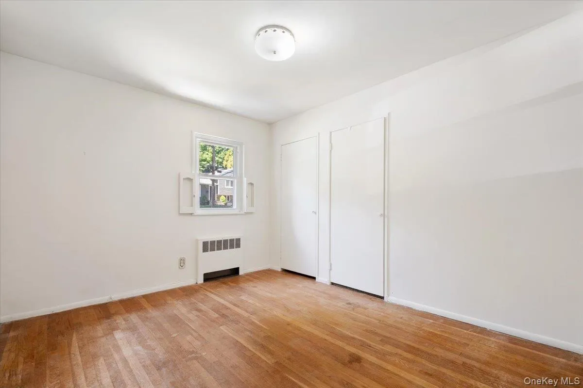 5 Hemlock Road, Greenburgh, NY, 4 Bedrooms Bedrooms, 8 Rooms Rooms,2 BathroomsBathrooms,Residential,For Rent,Hemlock,0,1012903 5 Hemlock Road, Greenburgh, NY, 4 Bedrooms Bedrooms, 8 Rooms Rooms,2 BathroomsBathrooms,Residential,For Rent,Hemlock,0,1012903