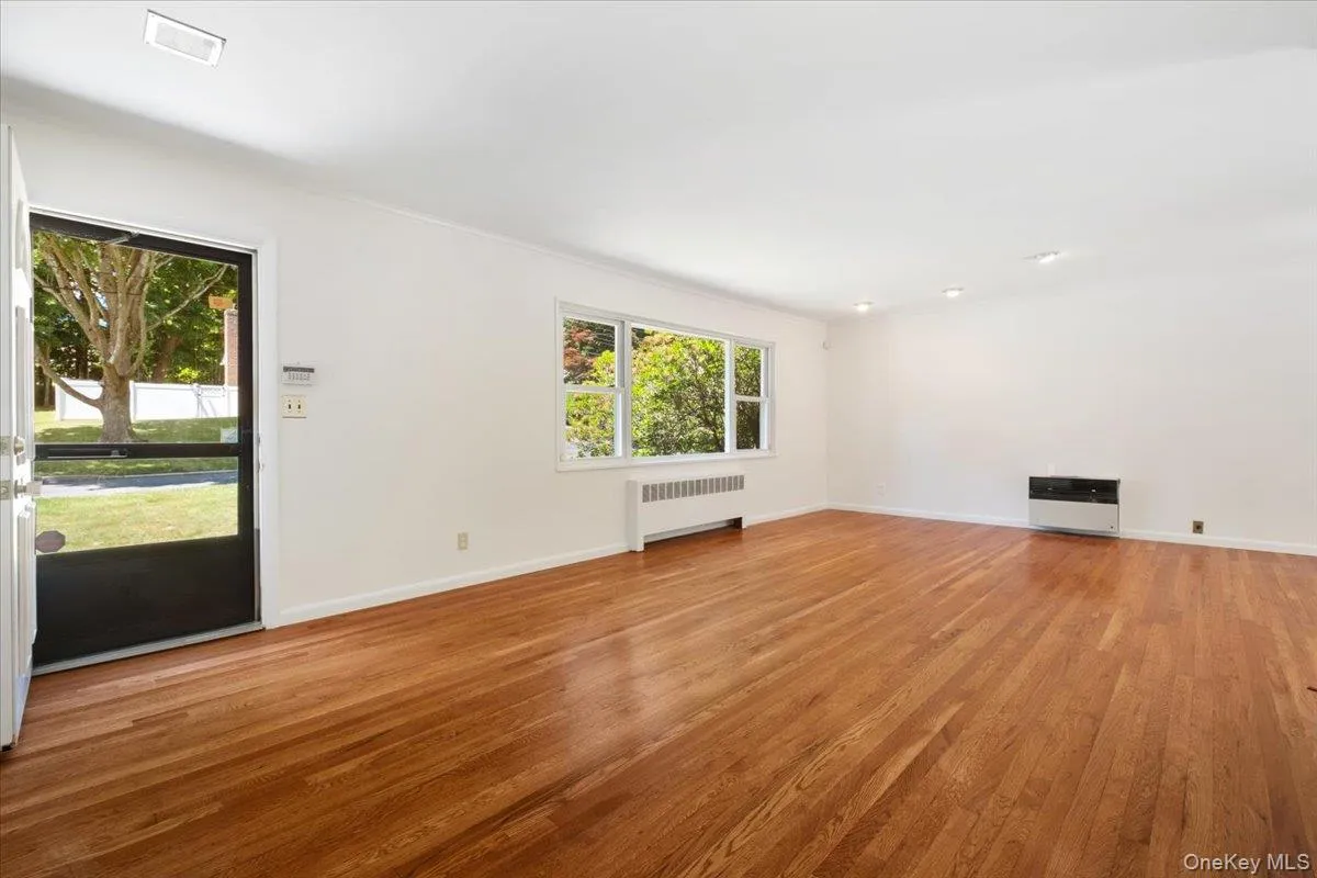 5 Hemlock Road, Greenburgh, NY, 4 Bedrooms Bedrooms, 8 Rooms Rooms,2 BathroomsBathrooms,Residential,For Rent,Hemlock,0,1012903 5 Hemlock Road, Greenburgh, NY, 4 Bedrooms Bedrooms, 8 Rooms Rooms,2 BathroomsBathrooms,Residential,For Rent,Hemlock,0,1012903
