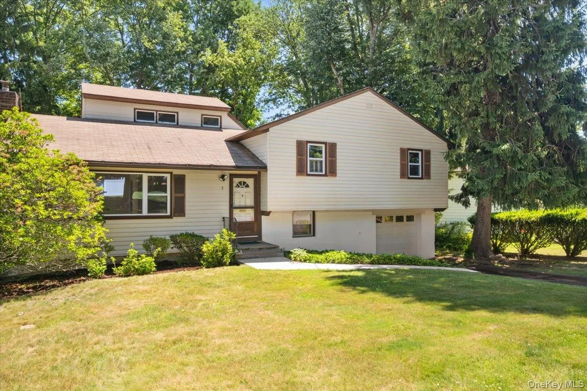 5 Hemlock Road, Greenburgh, NY, 4 Bedrooms Bedrooms, 8 Rooms Rooms,2 BathroomsBathrooms,Residential,For Rent,Hemlock,0,1012903 5 Hemlock Road, Greenburgh, NY, 4 Bedrooms Bedrooms, 8 Rooms Rooms,2 BathroomsBathrooms,Residential,For Rent,Hemlock,0,1012903