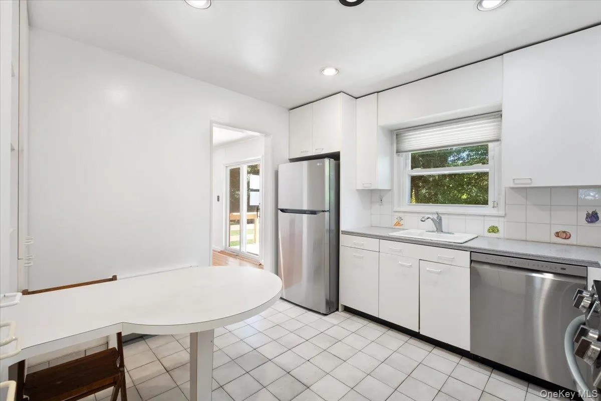 5 Hemlock Road, Greenburgh, NY, 4 Bedrooms Bedrooms, 8 Rooms Rooms,2 BathroomsBathrooms,Residential,For Rent,Hemlock,0,1012903 5 Hemlock Road, Greenburgh, NY, 4 Bedrooms Bedrooms, 8 Rooms Rooms,2 BathroomsBathrooms,Residential,For Rent,Hemlock,0,1012903