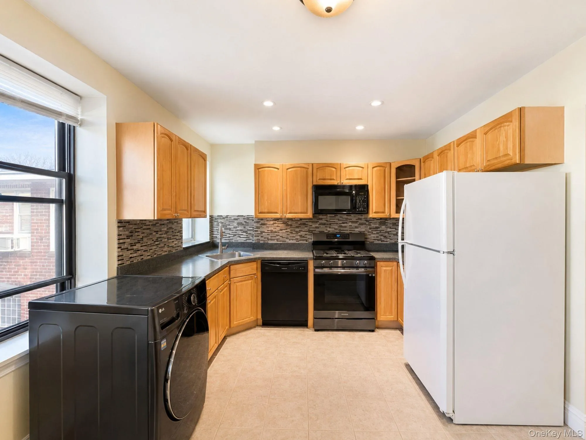 21-44 78 Street, New York, NY, 2 Bedrooms Bedrooms, 4 Rooms Rooms,1 BathroomBathrooms,Residential,For Rent,78,0,1012905 21-44 78 Street, New York, NY, 2 Bedrooms Bedrooms, 4 Rooms Rooms,1 BathroomBathrooms,Residential,For Rent,78,0,1012905