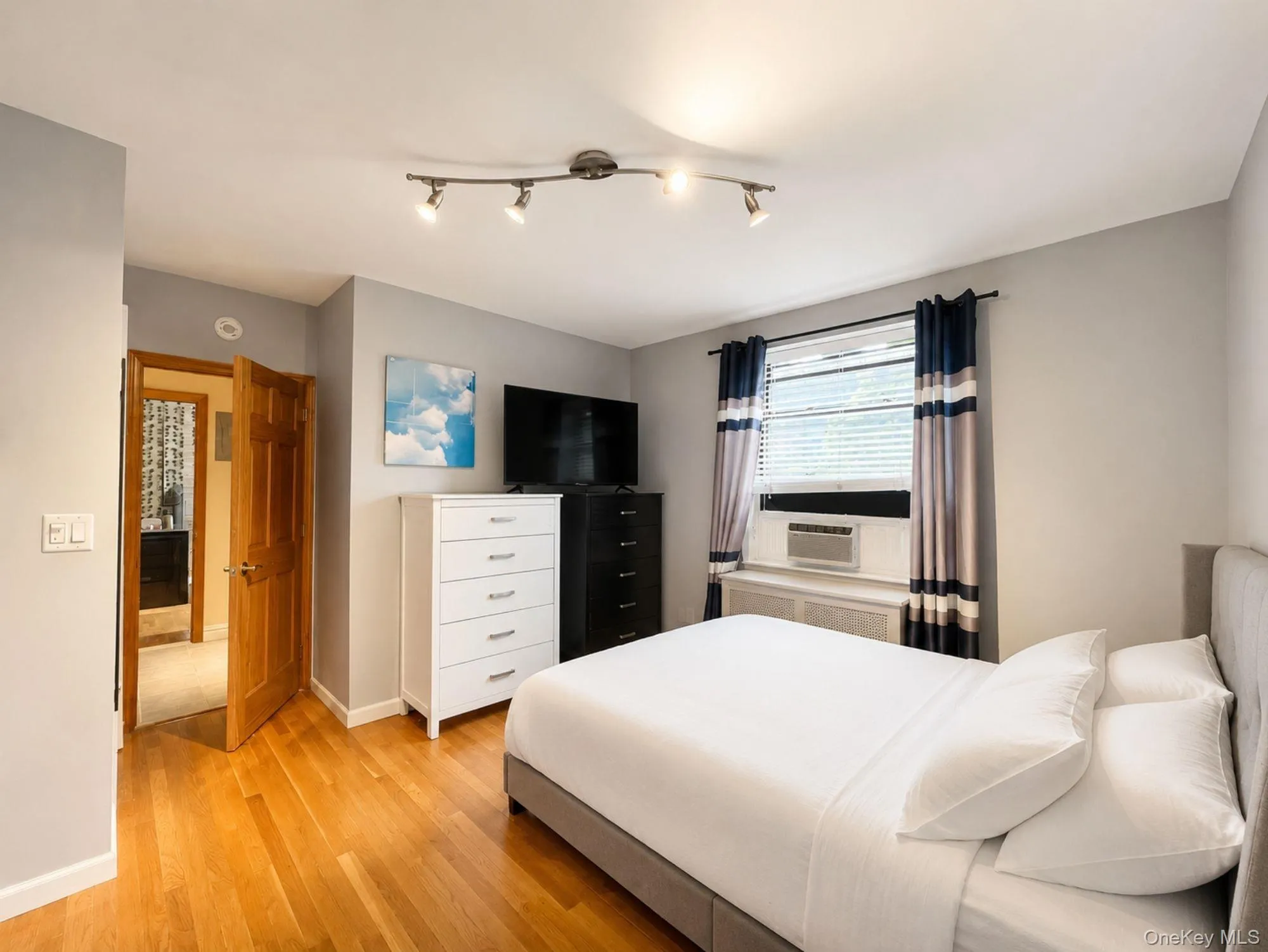 21-44 78 Street, New York, NY, 2 Bedrooms Bedrooms, 4 Rooms Rooms,1 BathroomBathrooms,Residential,For Rent,78,0,1012905 21-44 78 Street, New York, NY, 2 Bedrooms Bedrooms, 4 Rooms Rooms,1 BathroomBathrooms,Residential,For Rent,78,0,1012905